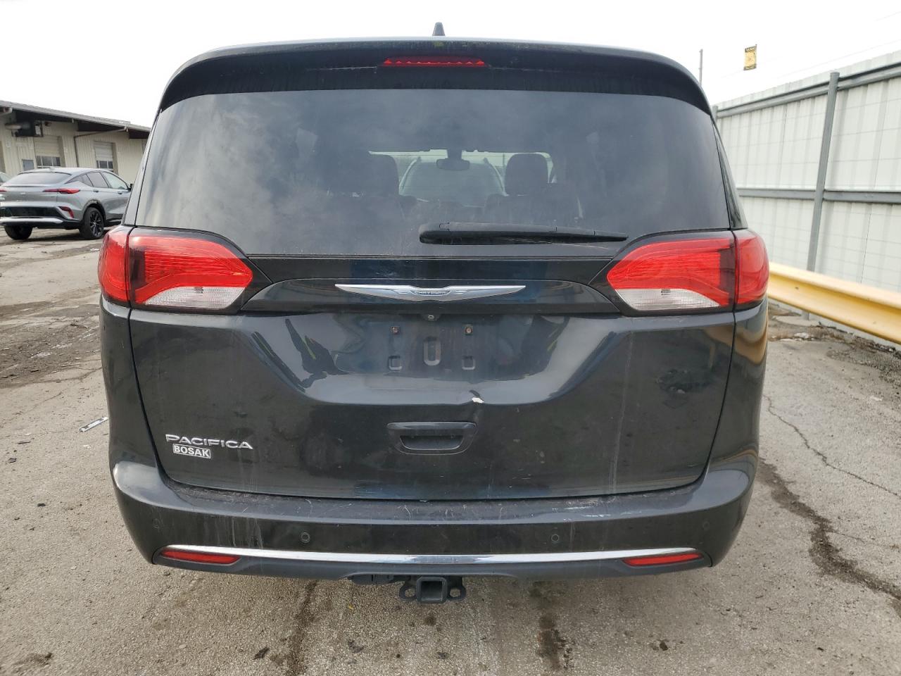 2017 Chrysler Pacifica VIN 2C4RC1EG9HR591943 Copart auction photo, side / minor dent/scratches damage thumbnail 6