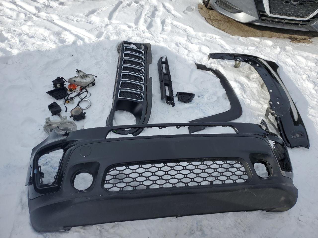 2020 Jeep Renegade VIN ZACNJABB7LPL88119 Copart auction photo, front end / side damage thumbnail 13