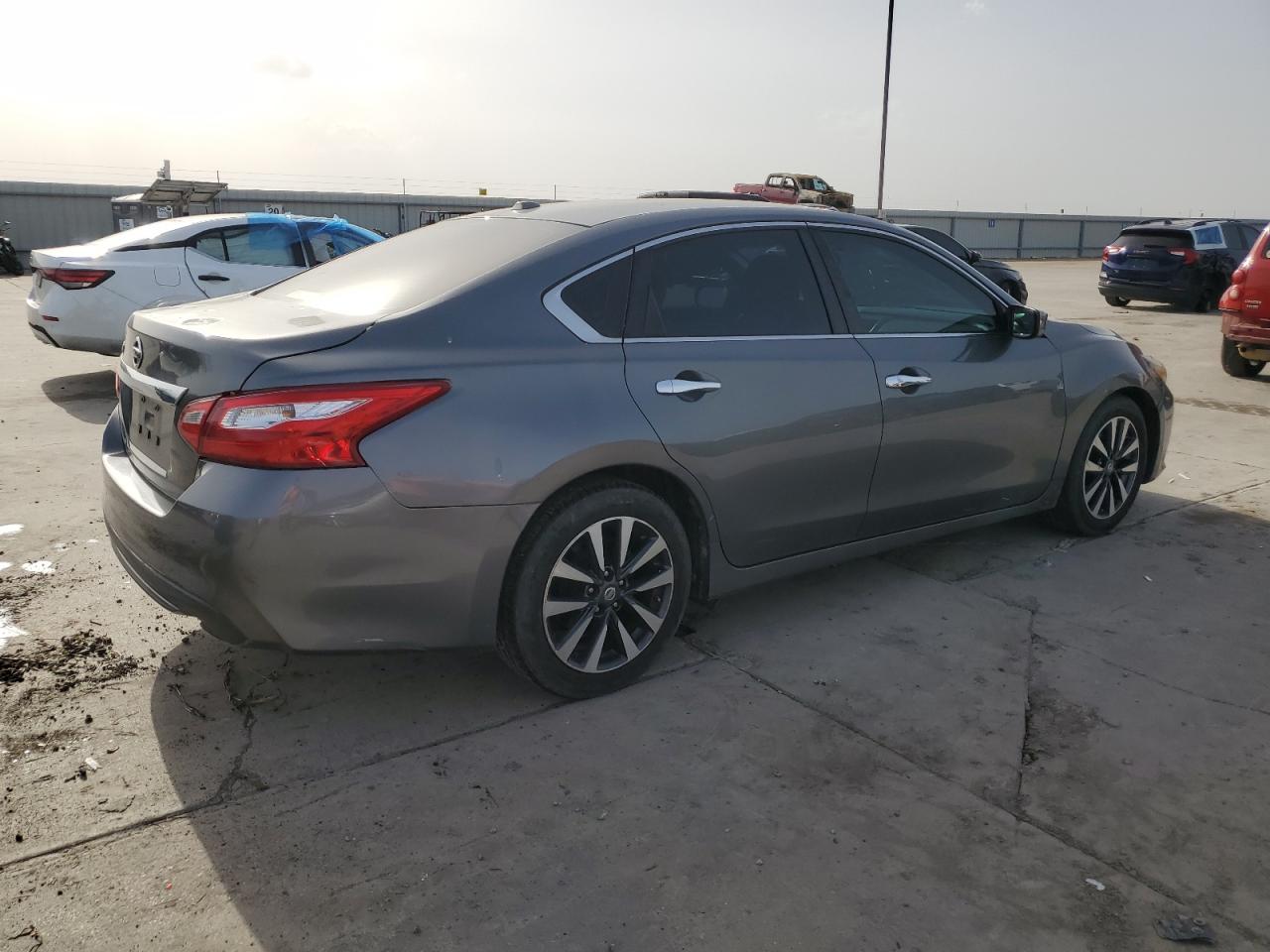 2017 Nissan Altima VIN 1N4AL3AP7HC176794 Copart auction photo, front end damage thumbnail 3