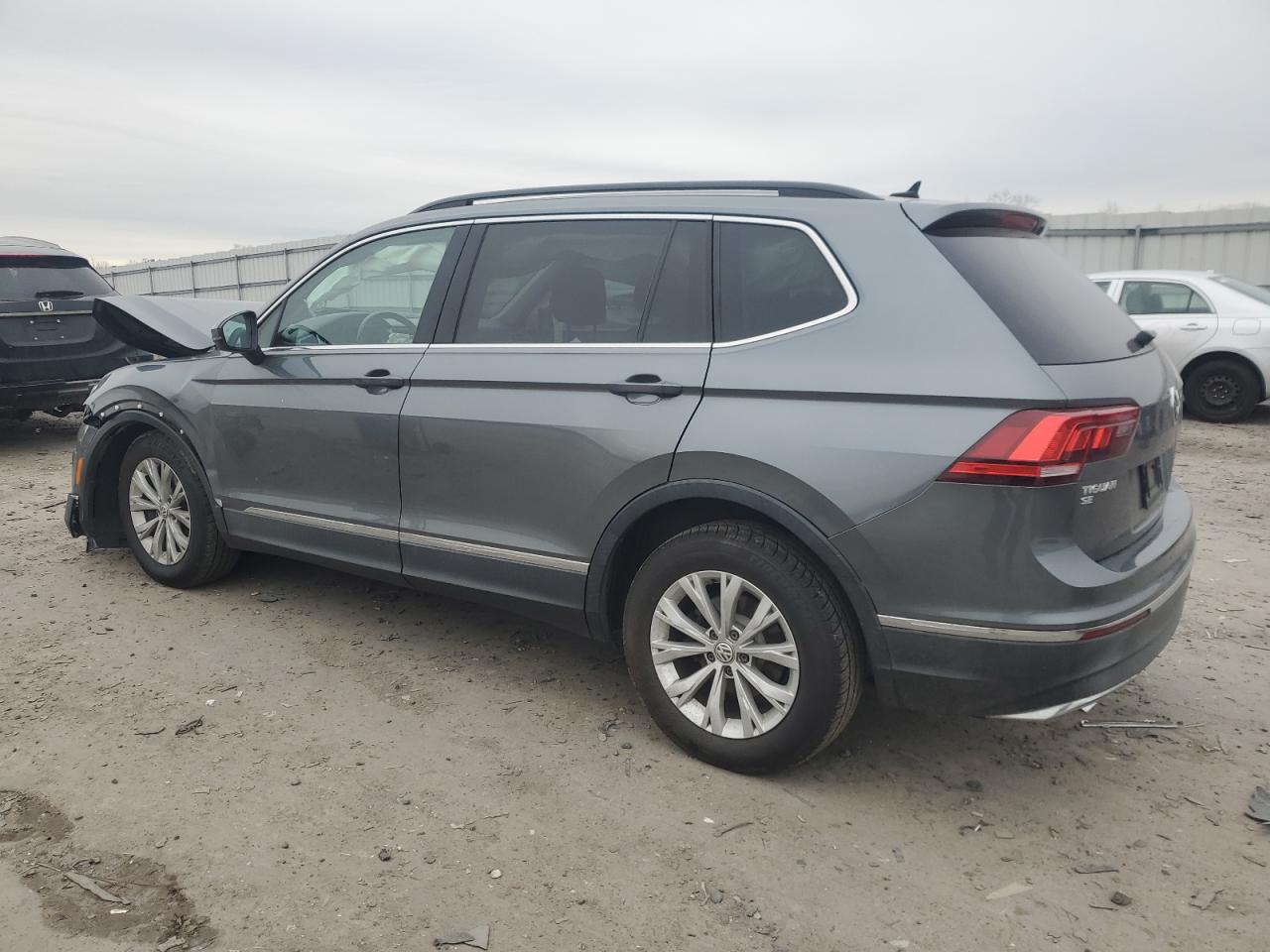2018 Volkswagen Tiguan VIN 3VV2B7AX8JM000870 Copart auction photo, front end / minor dent/scratches damage thumbnail 2