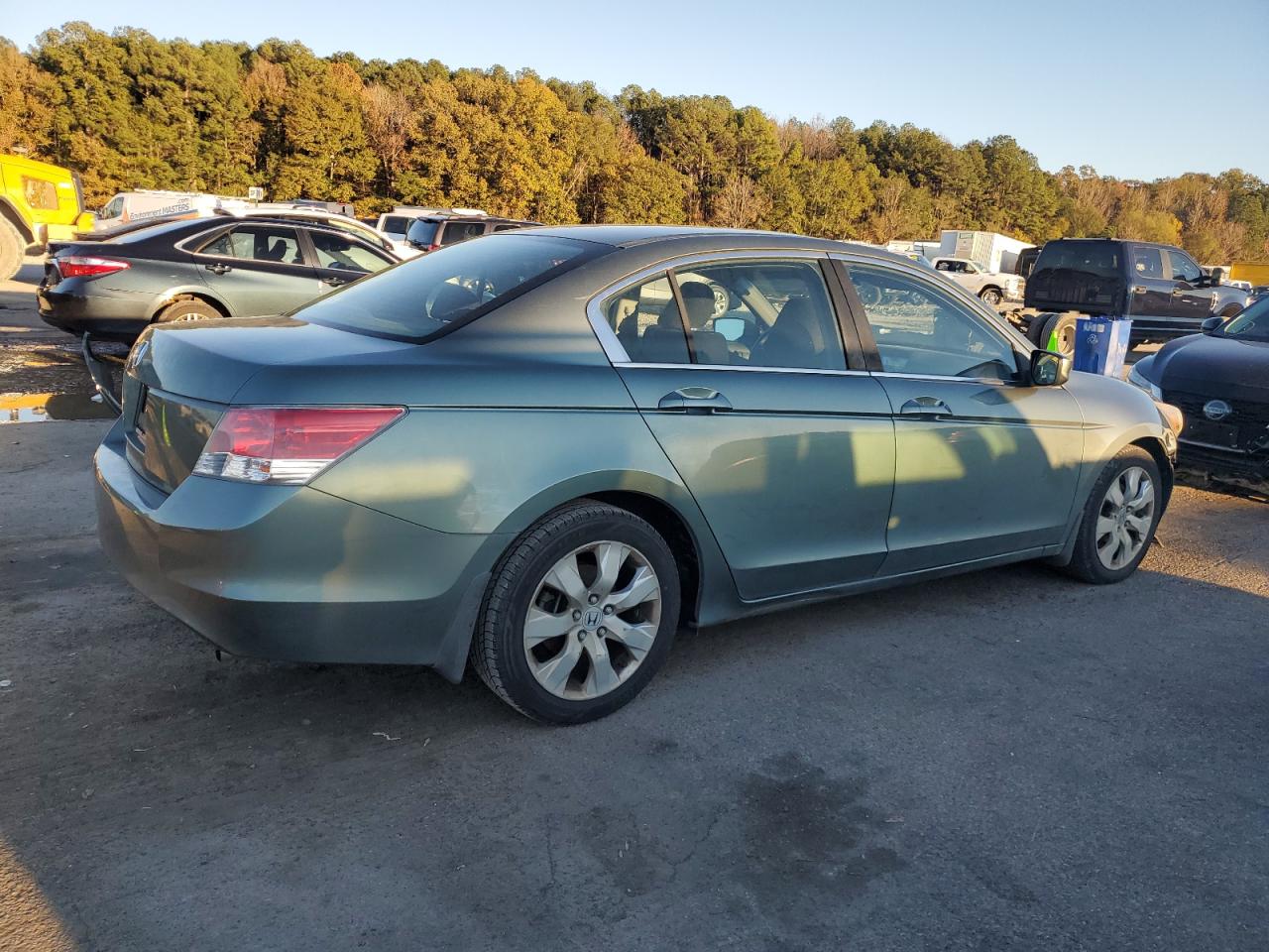 2009 Honda Accord VIN 1HGCP26759A125612 Copart auction photo, front end / minor dent/scratches damage thumbnail 3