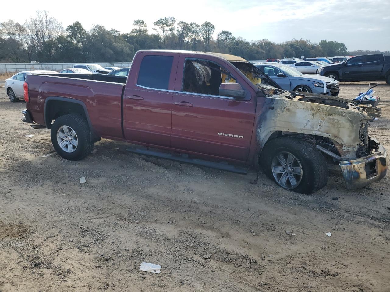 2014 GMC Sierra VIN 1GTR1UEH2EZ160359 Copart auction photo, burn damage thumbnail 4