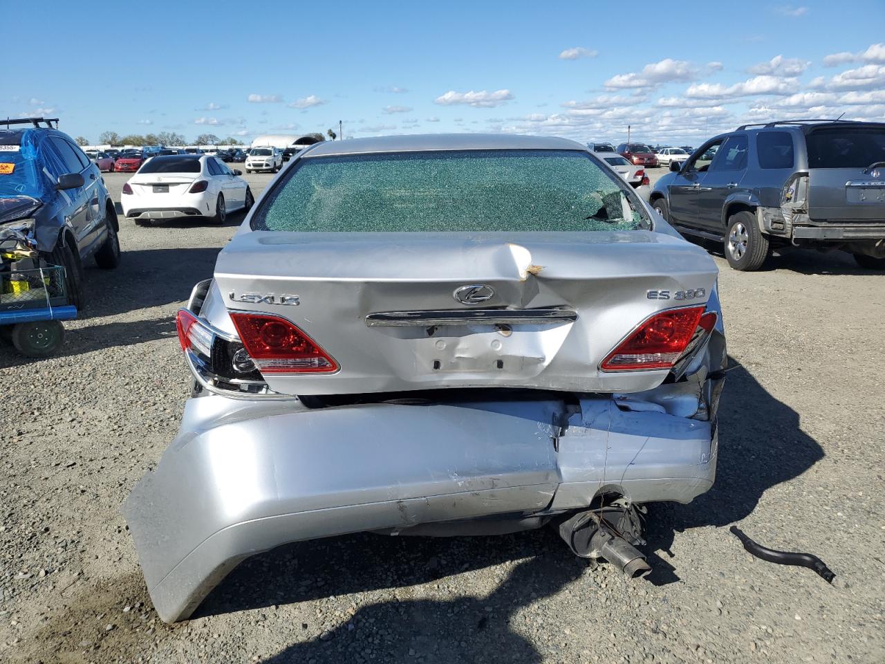 2005 Lexus ES VIN JTHBA30G755113201 Copart auction photo, rear end / minor dent/scratches damage thumbnail 6