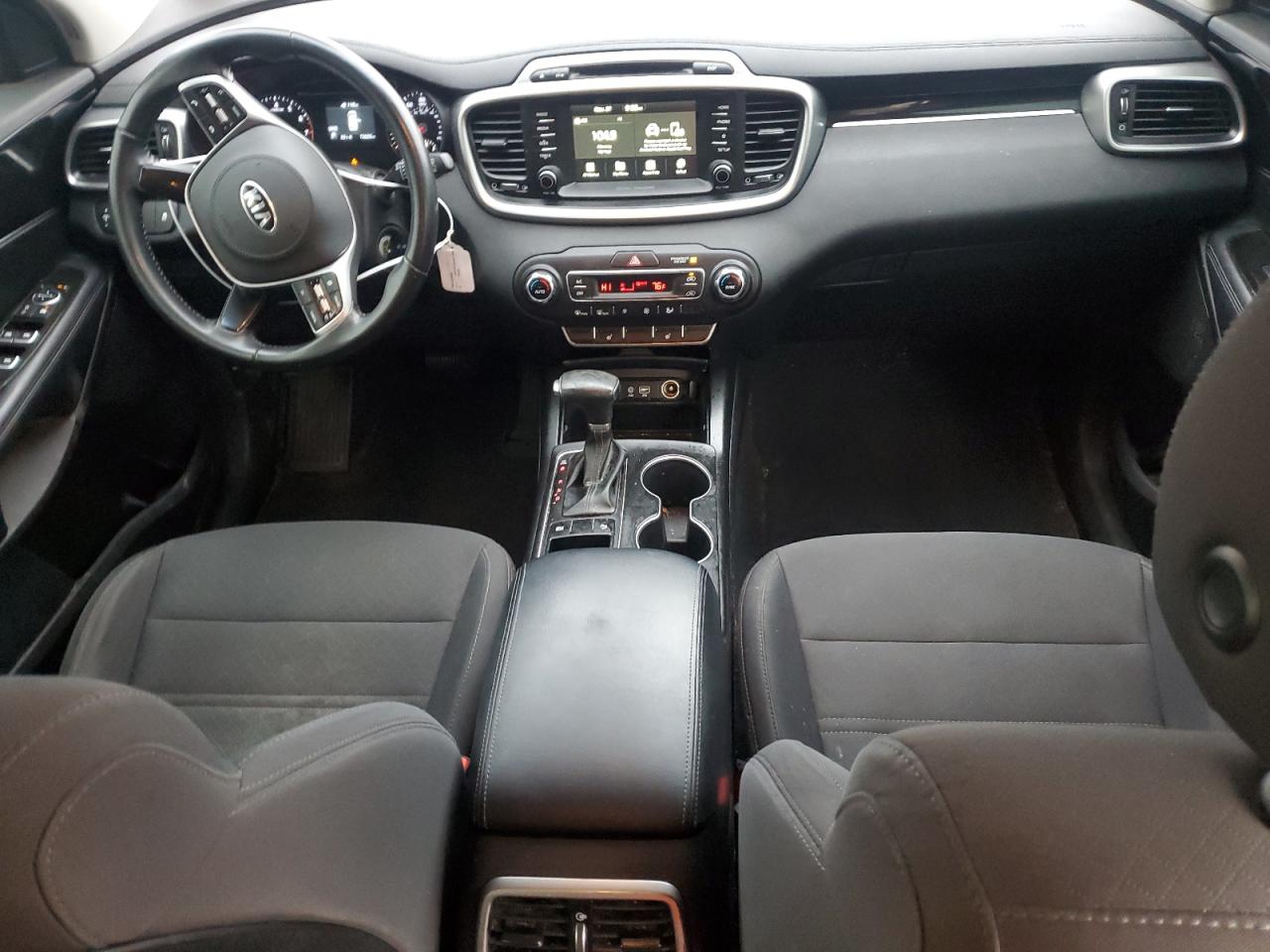2019 KIA Sorento VIN 5XYPG4A33KG563728 Copart auction photo, rear end damage thumbnail 8