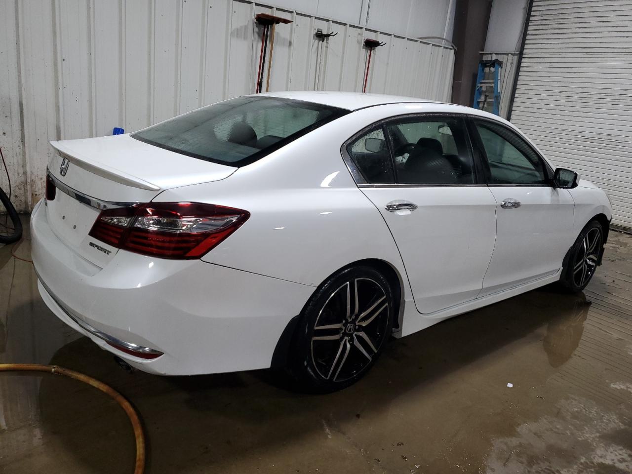 2017 Honda Accord VIN 1HGCR2F58HA118807 Copart auction photo, front end damage thumbnail 3