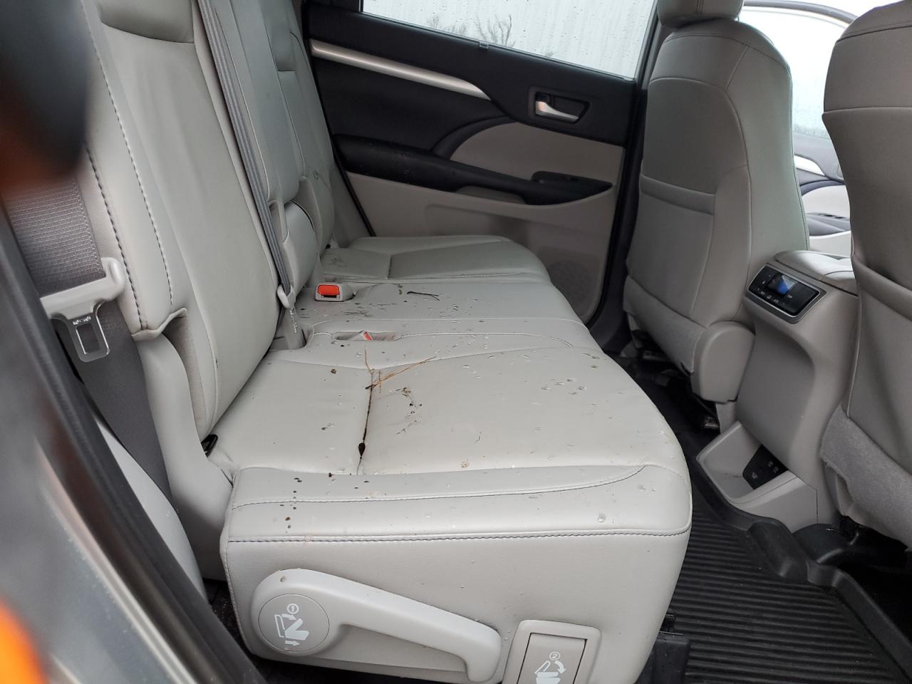 2019 Toyota Highlander VIN 5TDJGRFH7KS075540 Copart auction photo, front end damage thumbnail 11
