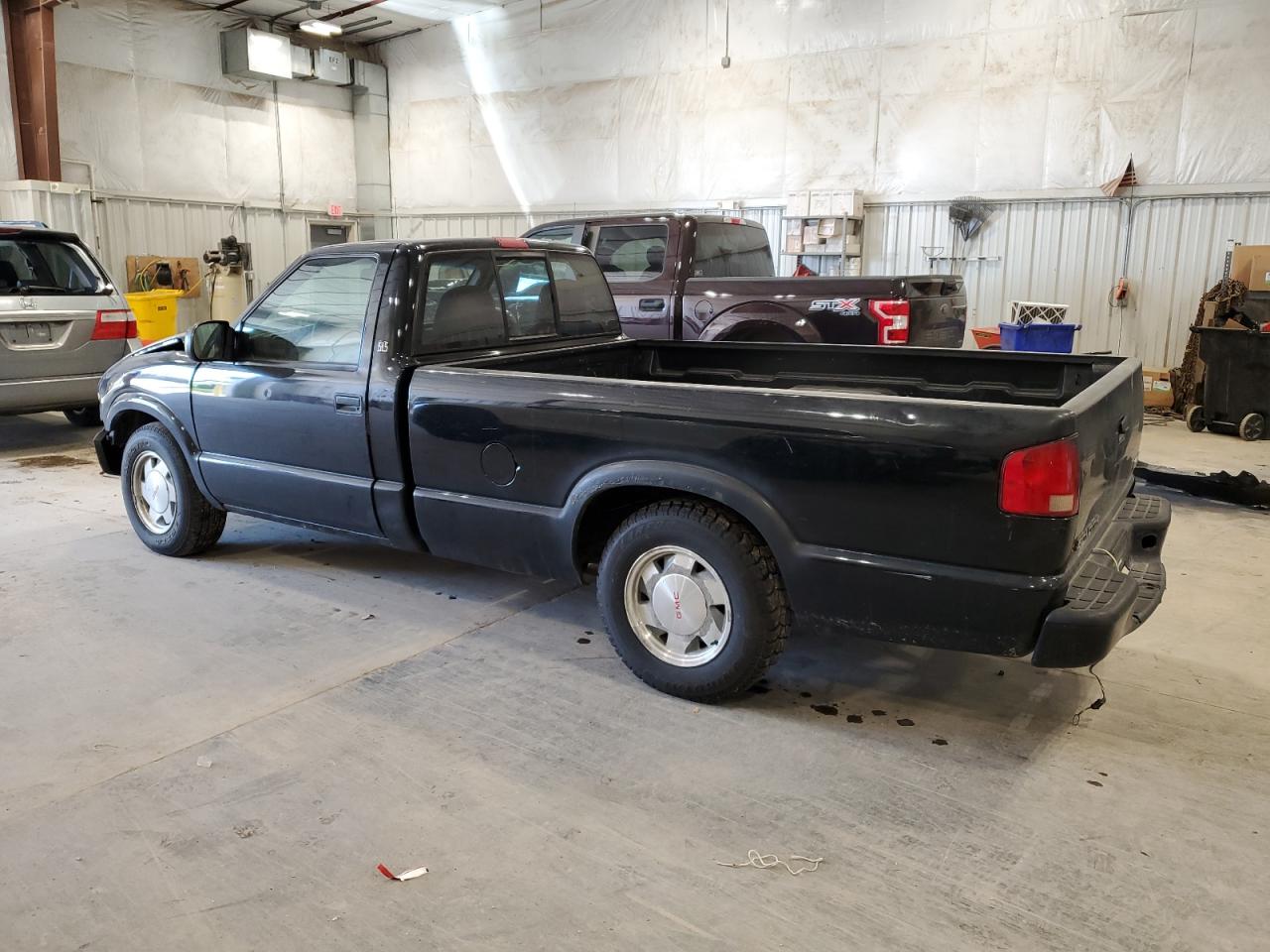 2003 GMC Sonoma VIN 1GTCS14X938267079 Copart auction photo, front end damage thumbnail 2