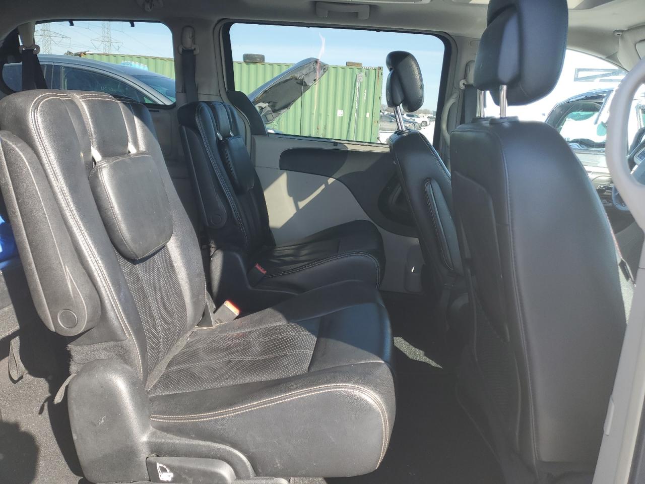 2014 Chrysler Town & Country VIN 2C4RC1CG0ER460379 Copart auction photo, front end / minor dent/scratches damage thumbnail 11