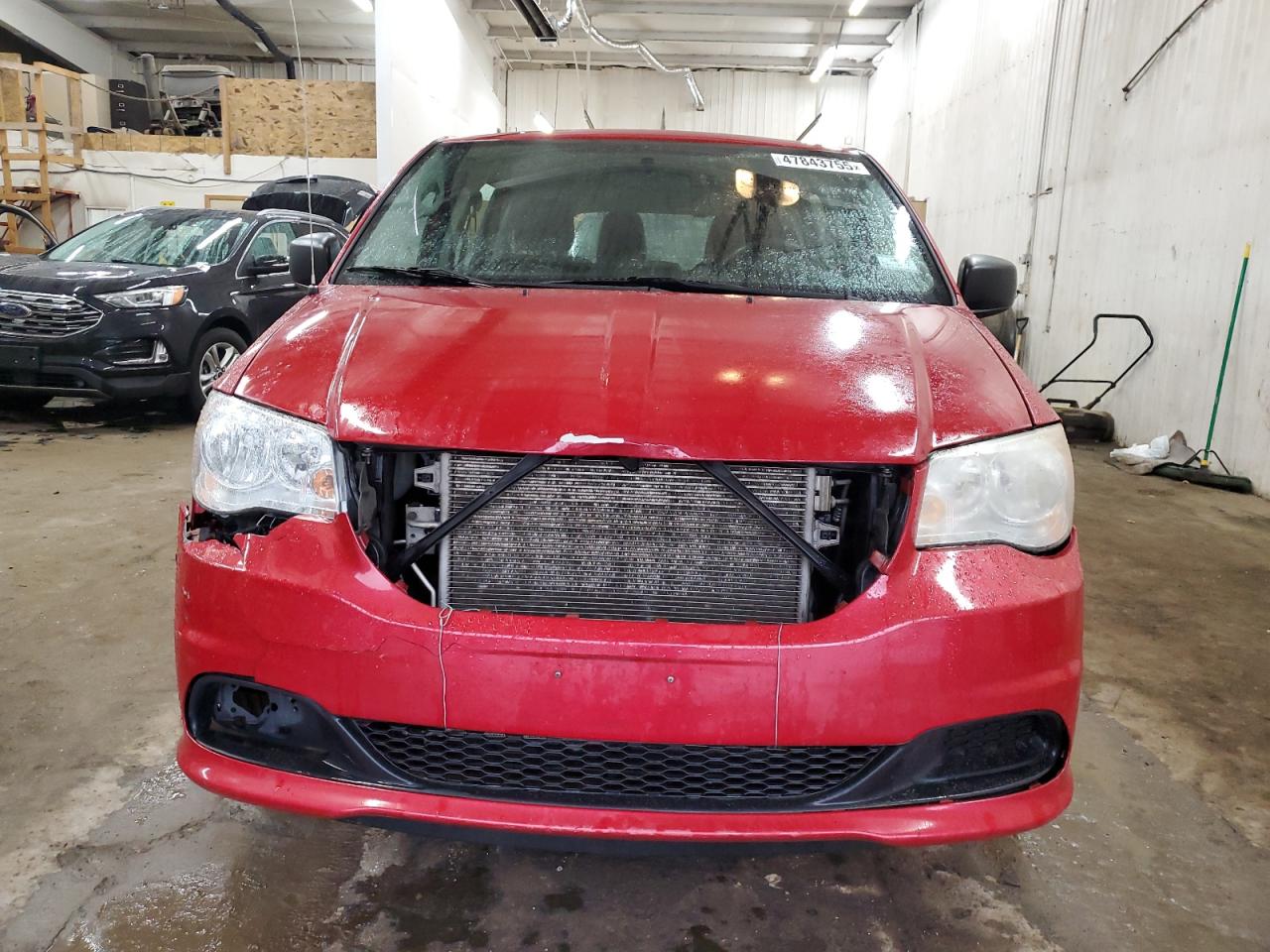 2014 Dodge Caravan VIN 2C4RDGBG8ER476735 Copart auction photo, front end damage thumbnail 5