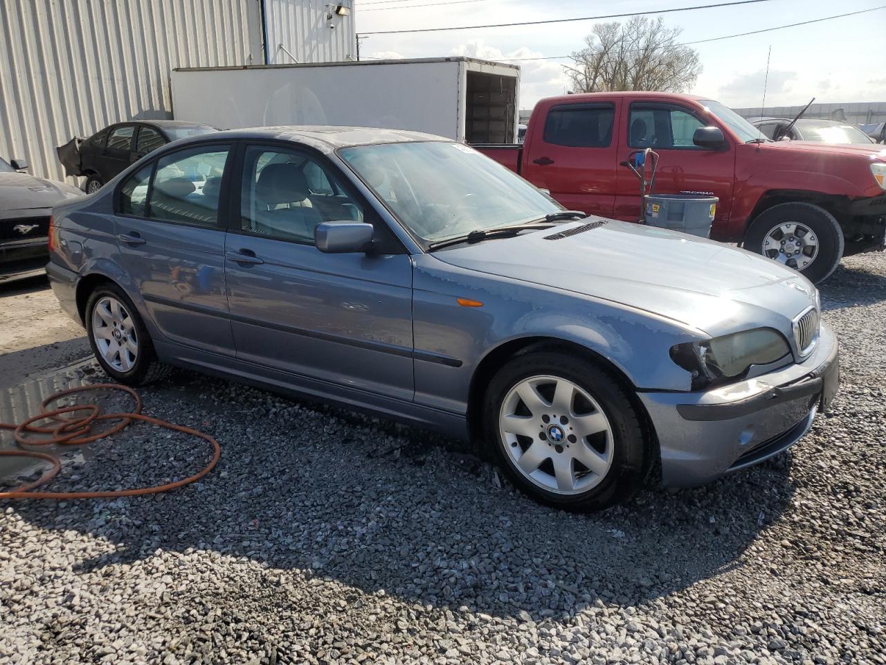 2004 BMW 3er VIN WBAEV33444KR27405 Copart auction photo, front end damage thumbnail 4