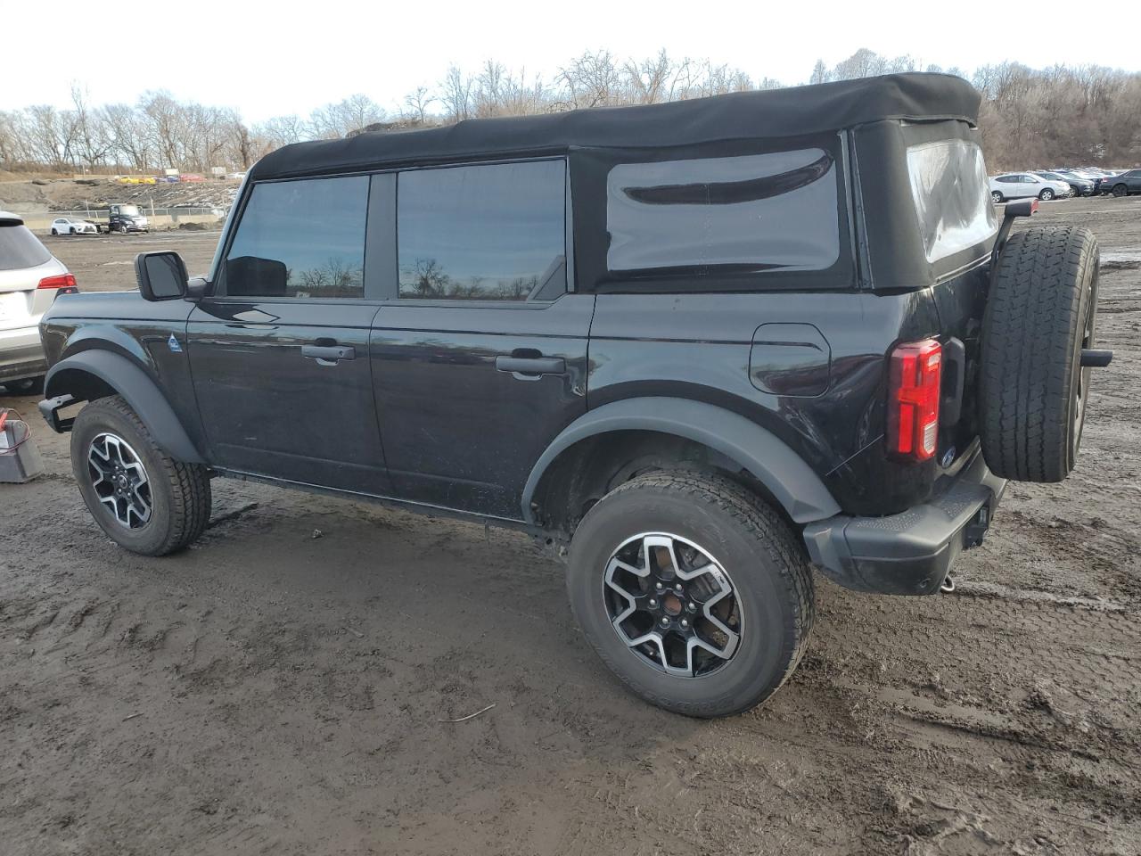 2022 Ford Bronco VIN 1FMEE5DH8NLB29609 Copart auction photo, water/flood / minor dent/scratches damage thumbnail 2
