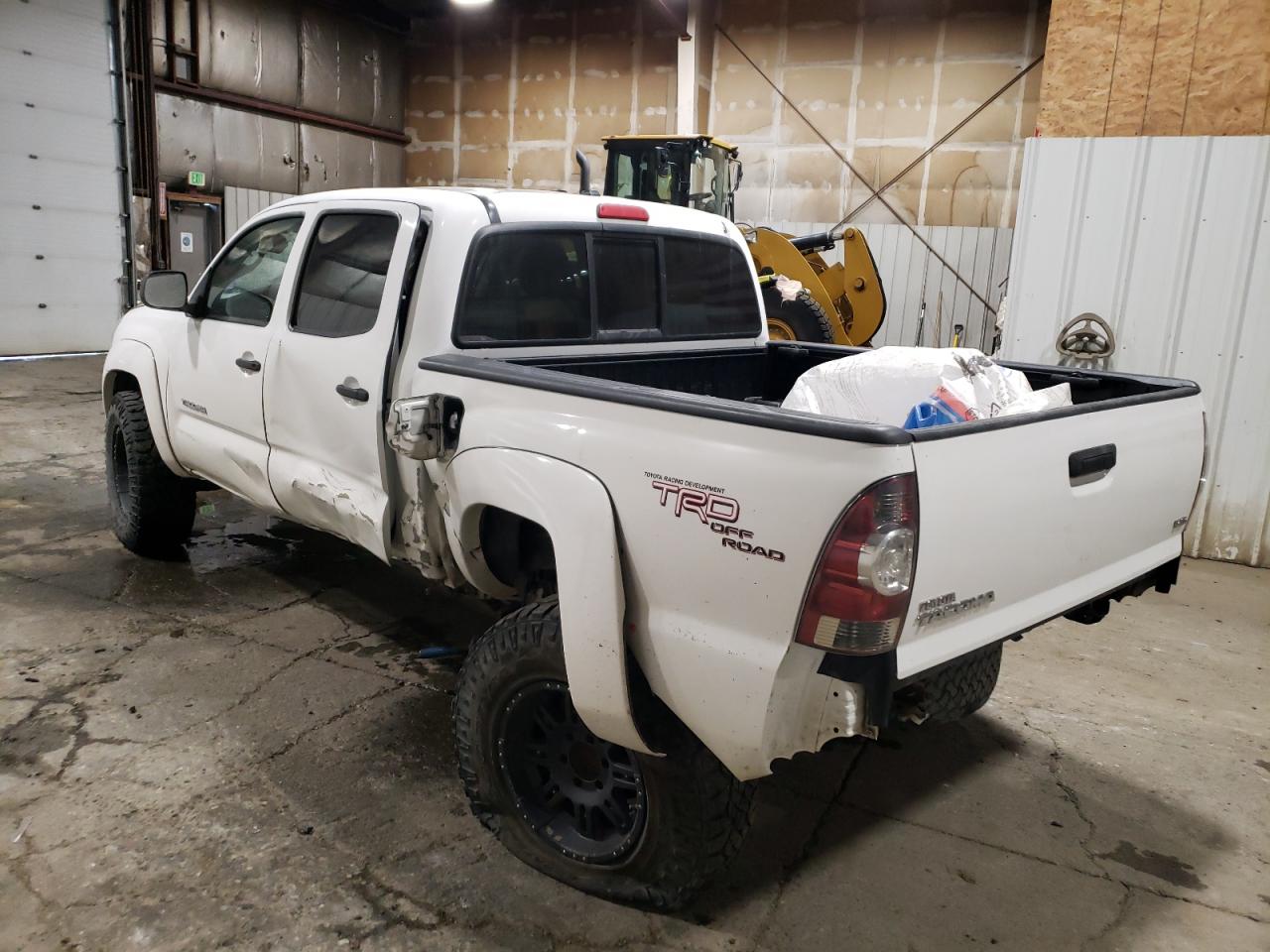 2011 Toyota Tacoma VIN 3TMLU4EN0BM061734 Copart auction photo, side damage thumbnail 2