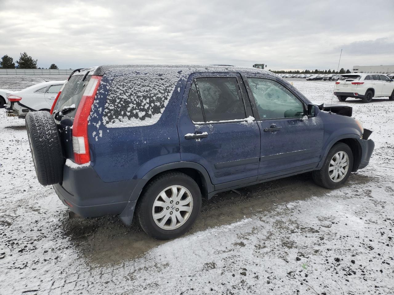 2006 Honda CR-V VIN JHLRD78886C005617 Copart auction photo, front end / side damage thumbnail 3