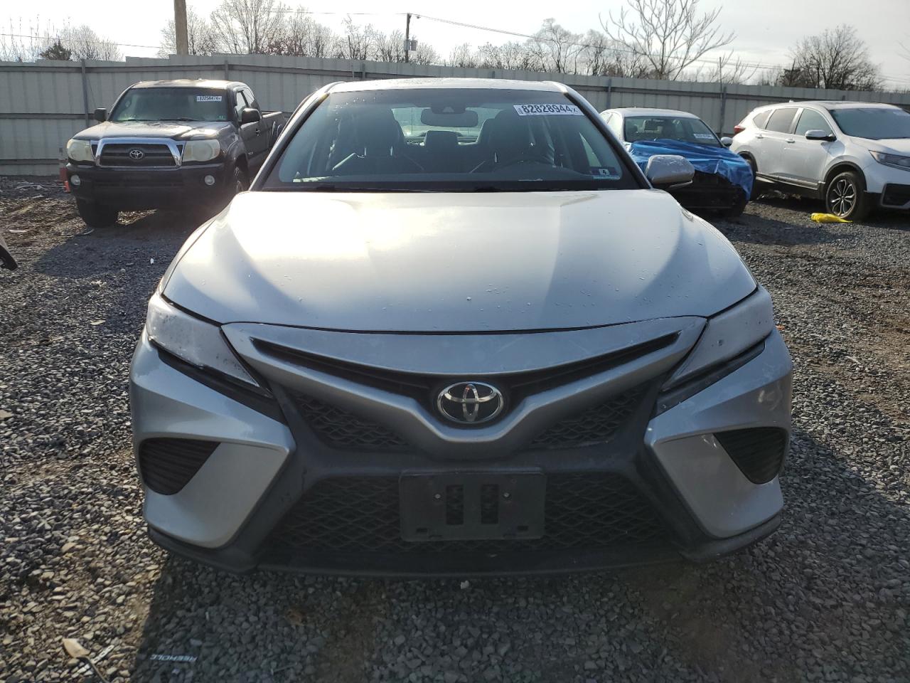 2018 Toyota Camry VIN 4T1B11HK8JU668619 Copart auction photo, side / front end damage thumbnail 5