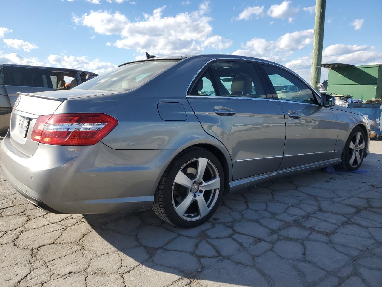 2010 Mercedes-Benz E-klasse VIN WDDHF5GB4AA019691 Copart auction photo, rear end damage thumbnail 3