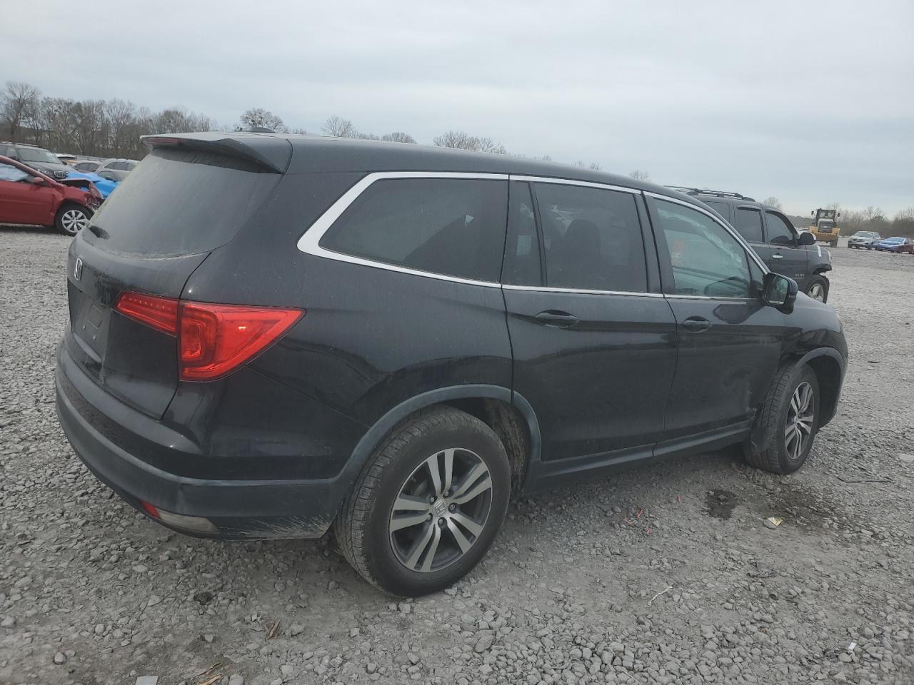 2017 Honda Pilot VIN 5FNYF5H69HB021076 Copart auction photo, side damage thumbnail 3