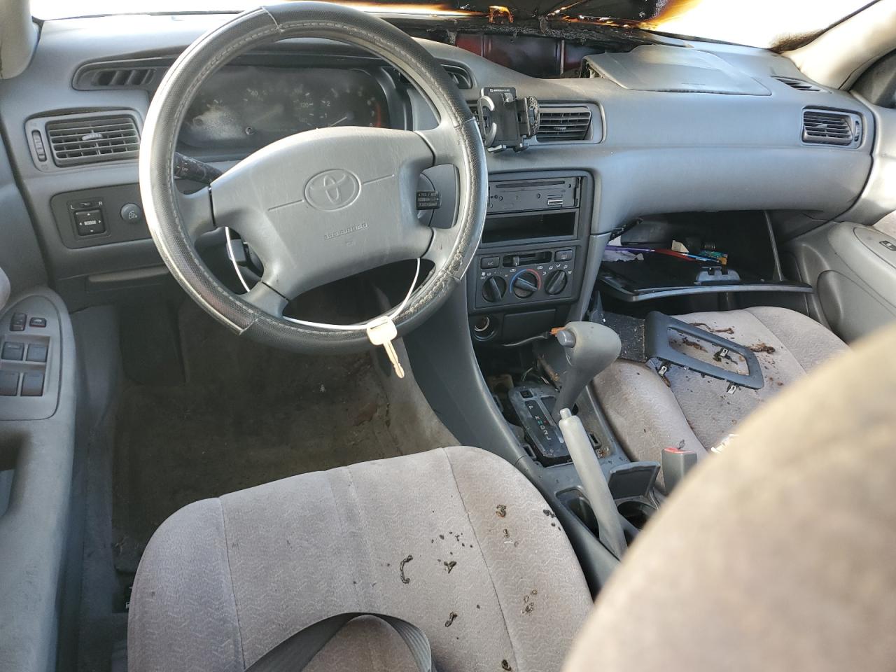 1998 Toyota Camry VIN JT2BG22K1W0221154 Copart auction photo, burn damage thumbnail 8