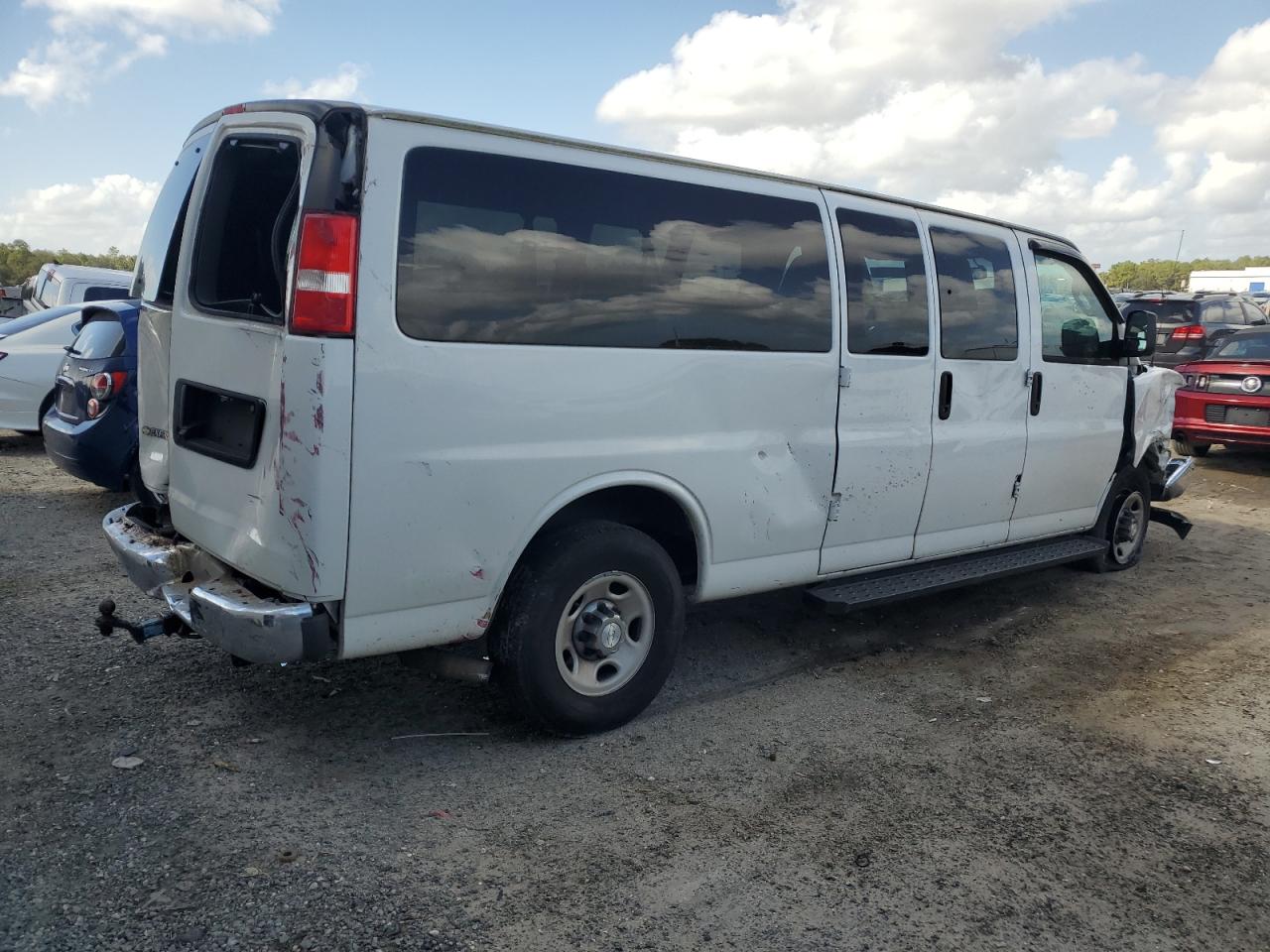 2018 Chevrolet Express VIN 1GAZGPFG5J1330978 Copart auction photo, front end / rear end damage thumbnail 3