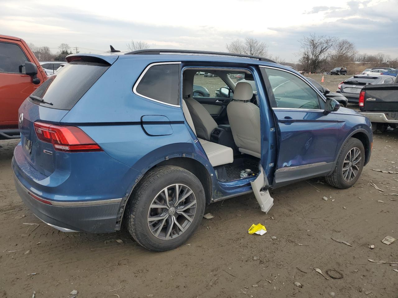 2020 Volkswagen Tiguan VIN 3VV2B7AX8LM100972 Copart auction photo, side damage thumbnail 3