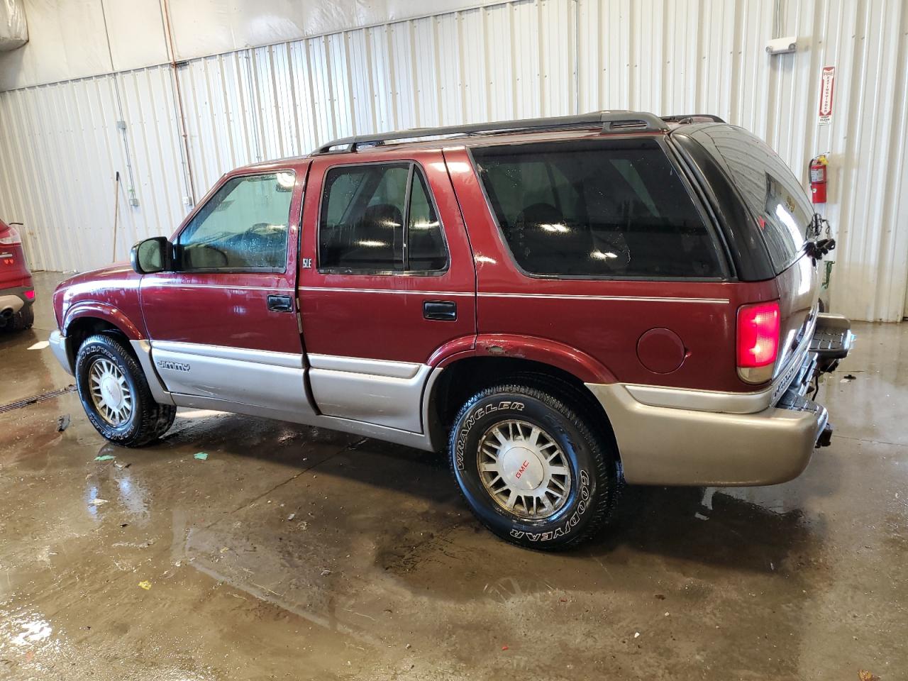 2001 GMC Jimmy VIN 1GKDT13W412139248 Copart auction photo, rear end damage thumbnail 2