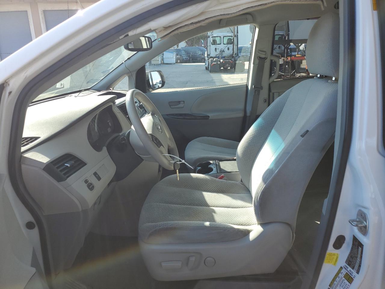 2013 Toyota Sienna VIN 5TDKK3DC7DS283959 Copart auction photo, side damage thumbnail 7