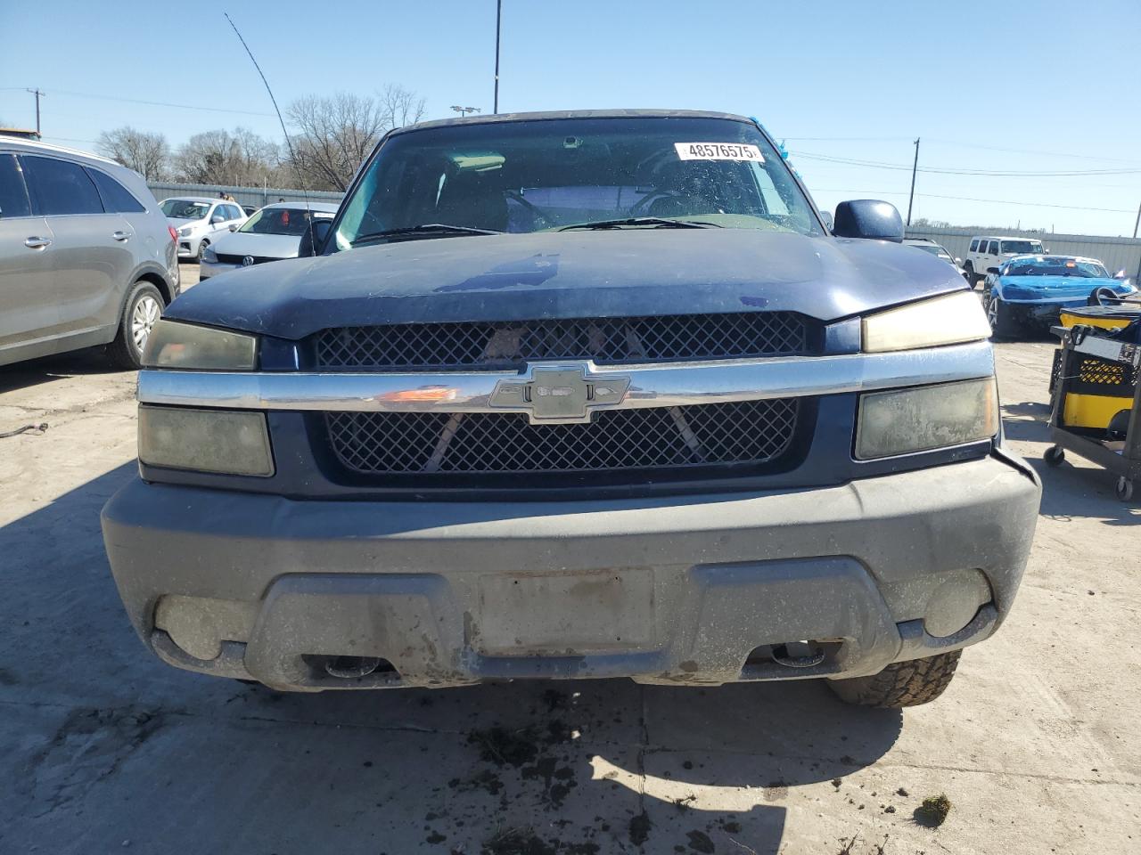 2002 Chevrolet Avalanche VIN 3GNEC13T12G203834 Copart auction photo, side damage thumbnail 5
