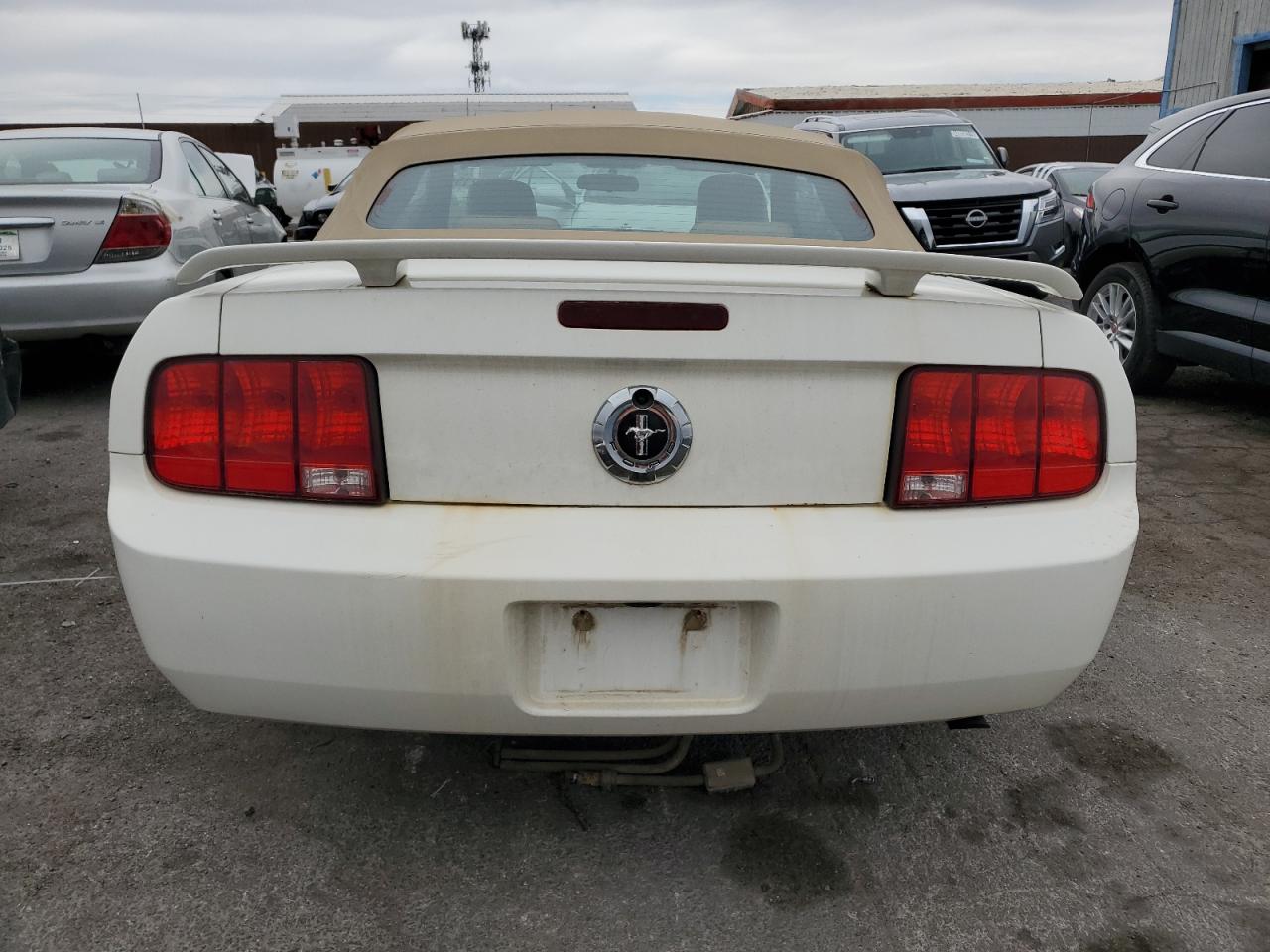 2006 Ford Mustang VIN 1ZVFT84N865110969 Copart auction photo, minor dent/scratches damage thumbnail 6