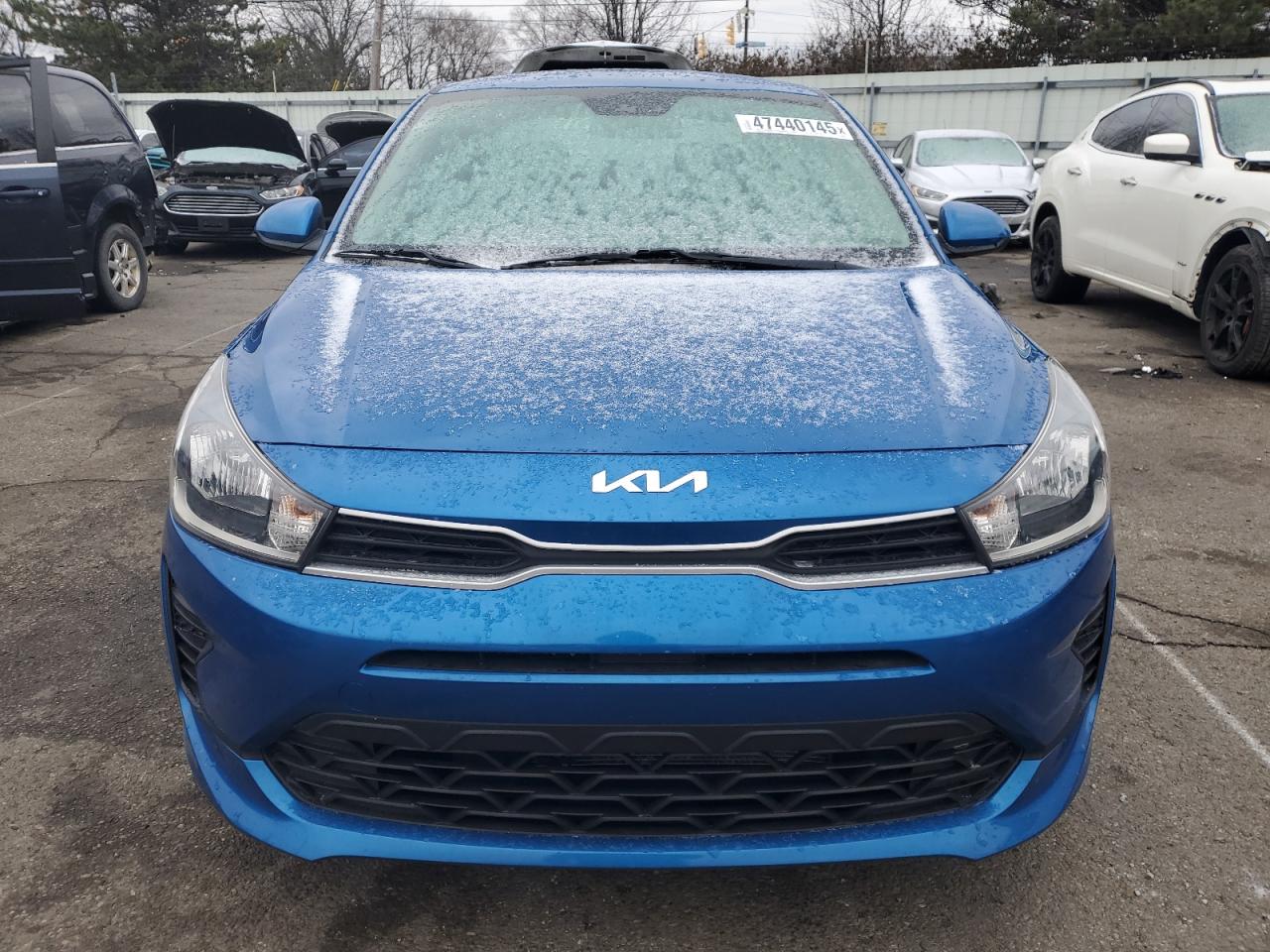 2022 KIA Rio VIN 3KPA24AD9NE436836 Copart auction photo, side / front end damage thumbnail 5
