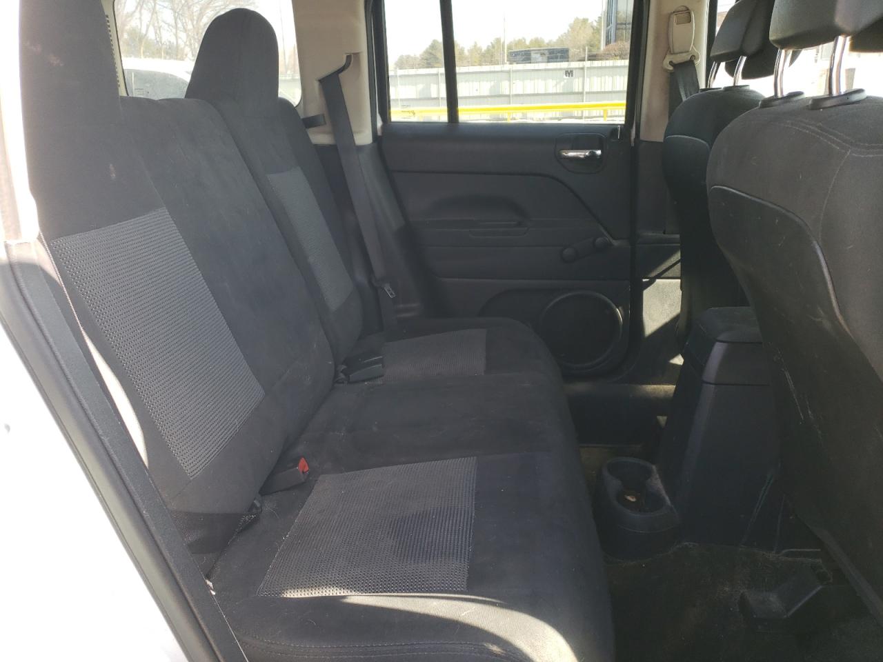 2015 Jeep Liberty (Patriot) VIN 1C4NJPBA5FD438385 Copart auction photo, minor dent/scratches damage thumbnail 11
