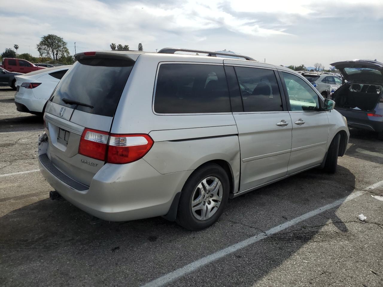 2005 Honda Odyssey VIN 5FNRL38635B425360 Copart auction photo, front end / rear end damage thumbnail 3
