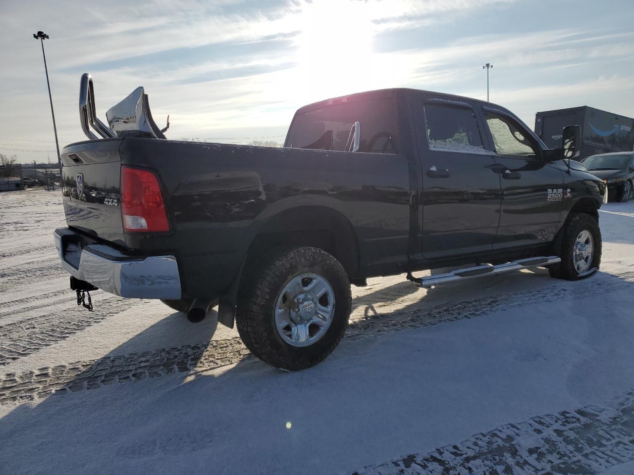 2018 RAM 2500 VIN 3C6UR5CL1JG153789 Copart auction photo, front end / side damage thumbnail 3