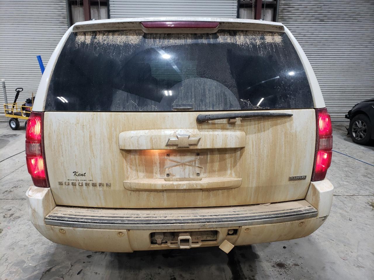 2009 Chevrolet Suburban VIN 1GNFK36329J100932 Copart auction photo, side / rear end damage thumbnail 6