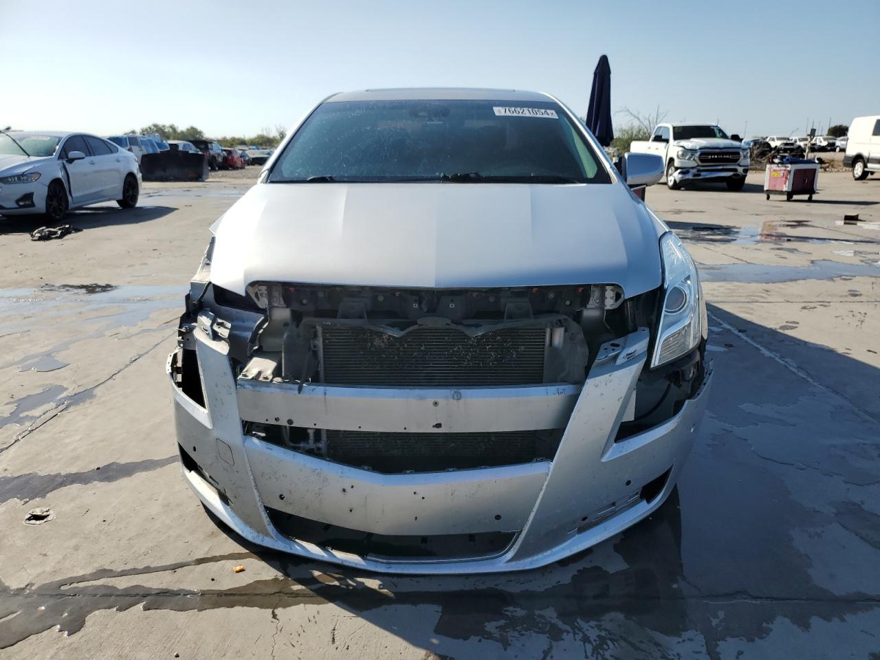 2017 Cadillac XTS VIN 2G61M5S32H9128158 Copart auction photo, front end / minor dent/scratches damage thumbnail 5
