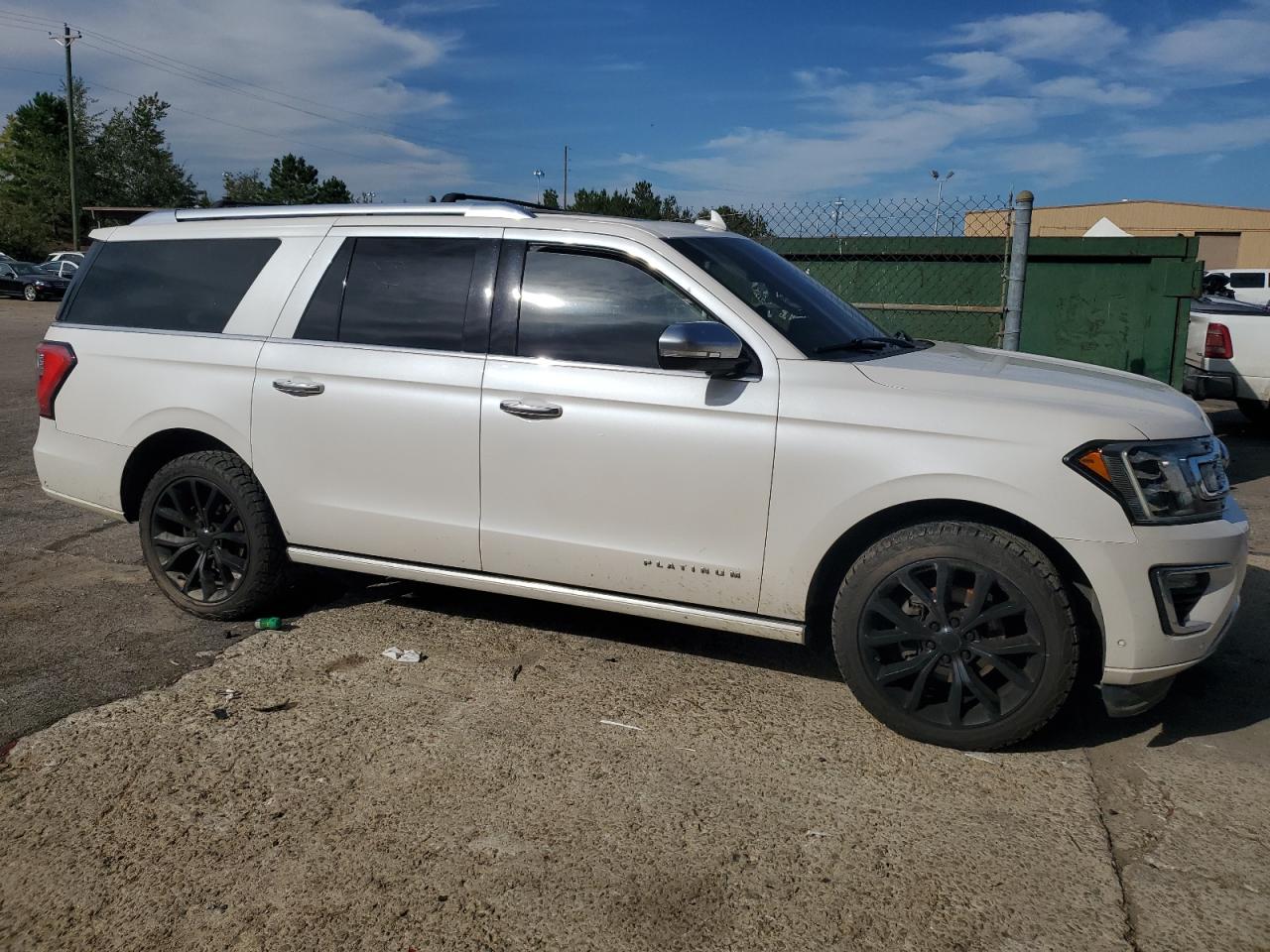 2018 Ford Expedition VIN 1FMJK1LT8JEA32303 Copart auction photo, water/flood damage thumbnail 4