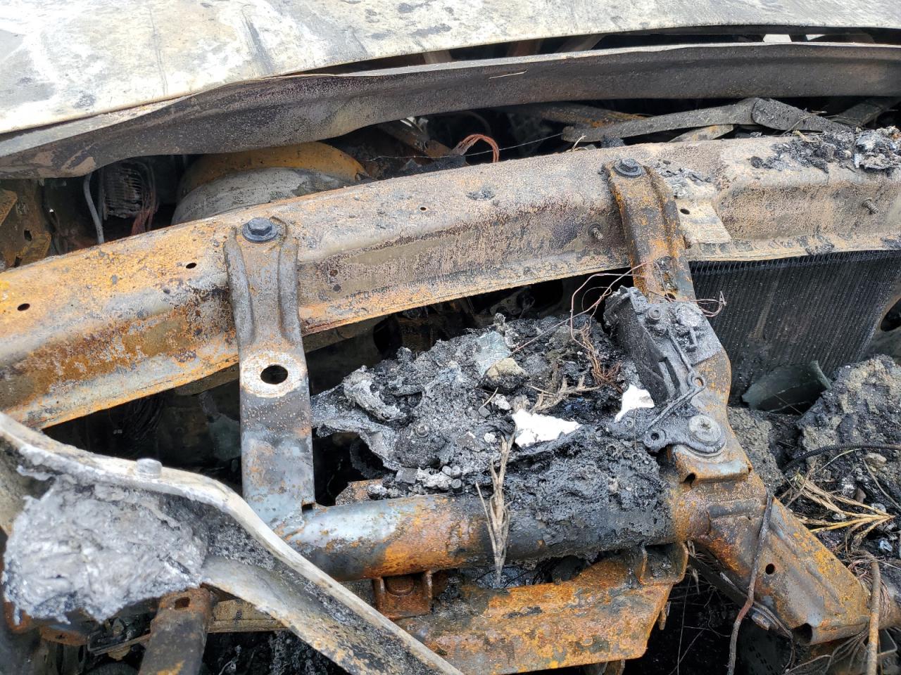 2013 BMW 3er VIN WBA3A9G52DNP37562 Copart auction photo, burn damage thumbnail 9