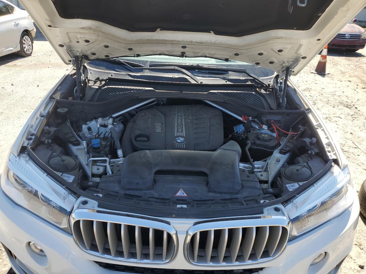 2015 BMW X5 VIN 5UXKS4C57F0N10564 Copart auction photo, side damage thumbnail 12