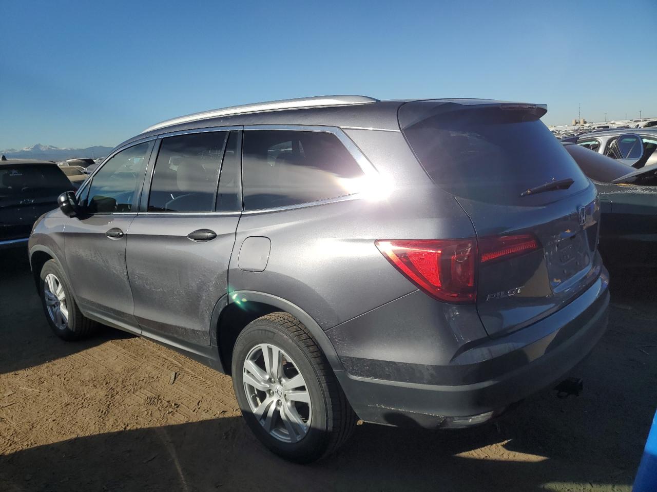 2016 Honda Pilot VIN 5FNYF6H11GB082298 Copart auction photo, hail damage thumbnail 2