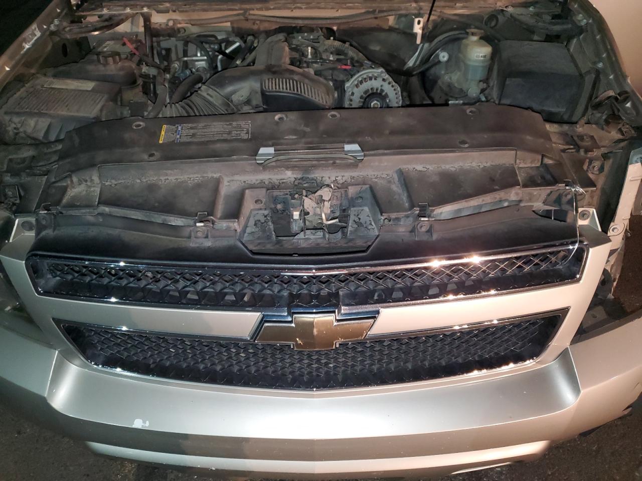 2009 Chevrolet Suburban VIN 1GNFC16J99R188878 Copart auction photo, front end / side damage thumbnail 14