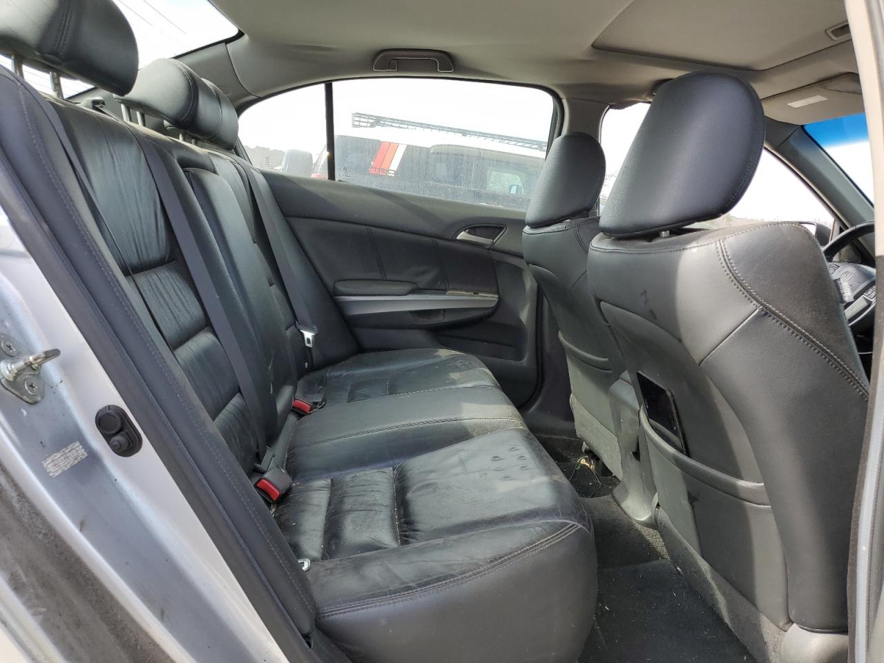 2008 Honda Accord VIN 1HGCP26898A070122 Copart auction photo, side / front end damage thumbnail 10