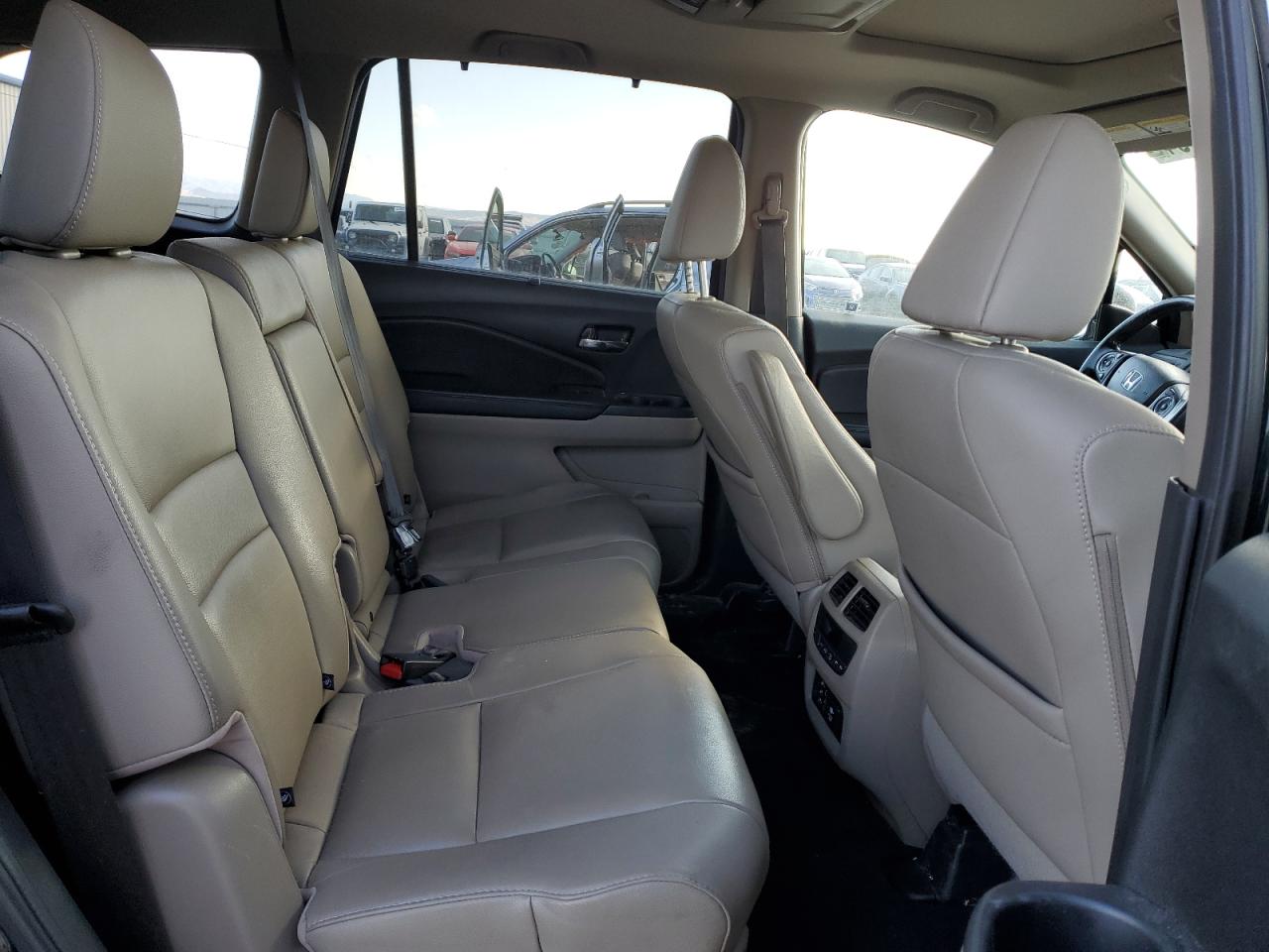 2017 Honda Pilot VIN 5FNYF5H92HB000399 Copart auction photo, rear end / minor dent/scratches damage thumbnail 11