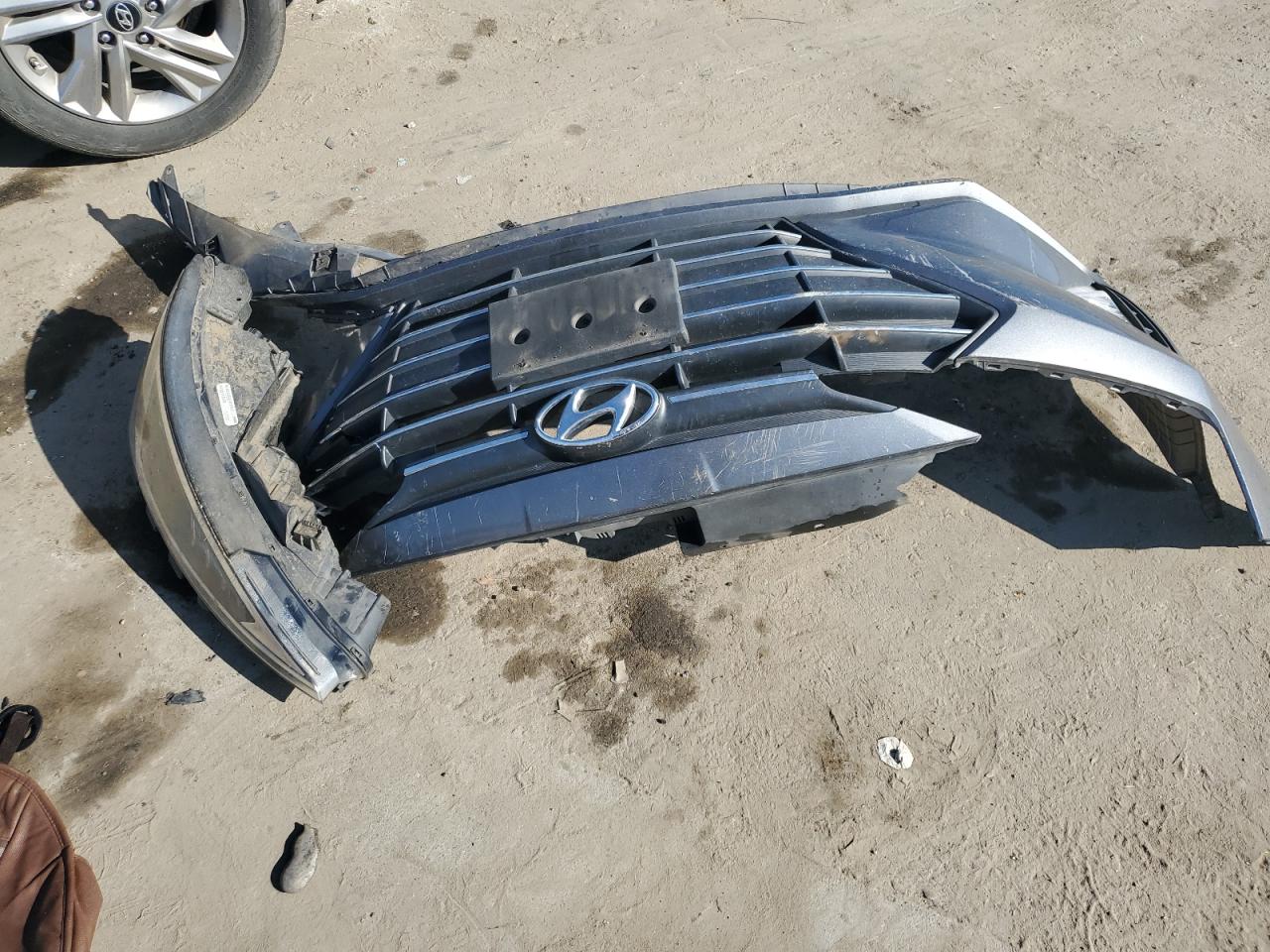 2019 Hyundai Elantra VIN 5NPD84LF1KH435228 Copart auction photo, front end / side damage thumbnail 14