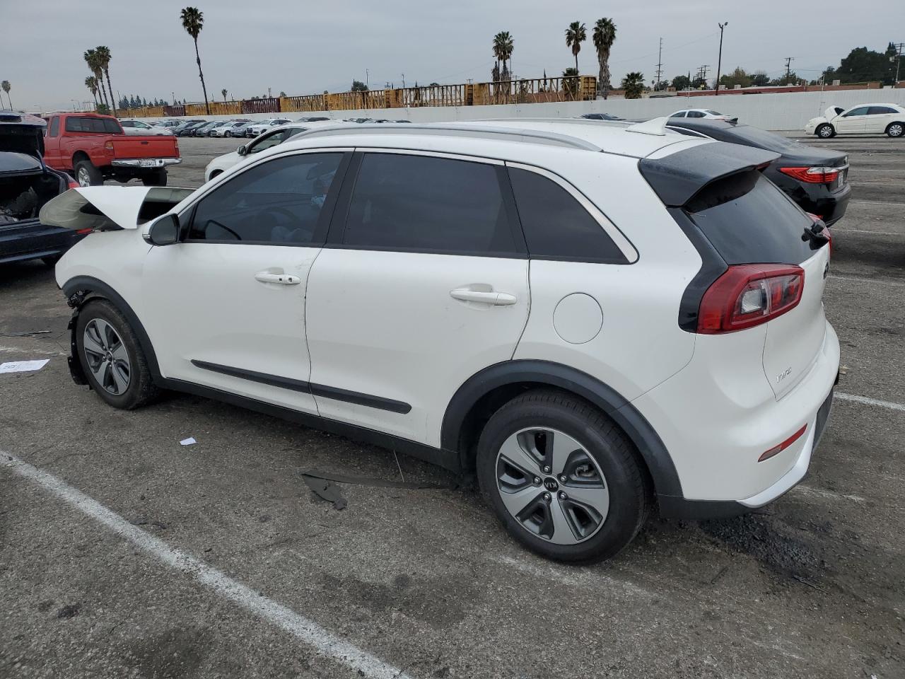 2017 KIA Niro VIN KNDCC3LC9H5055556 Copart auction photo, front end damage thumbnail 2