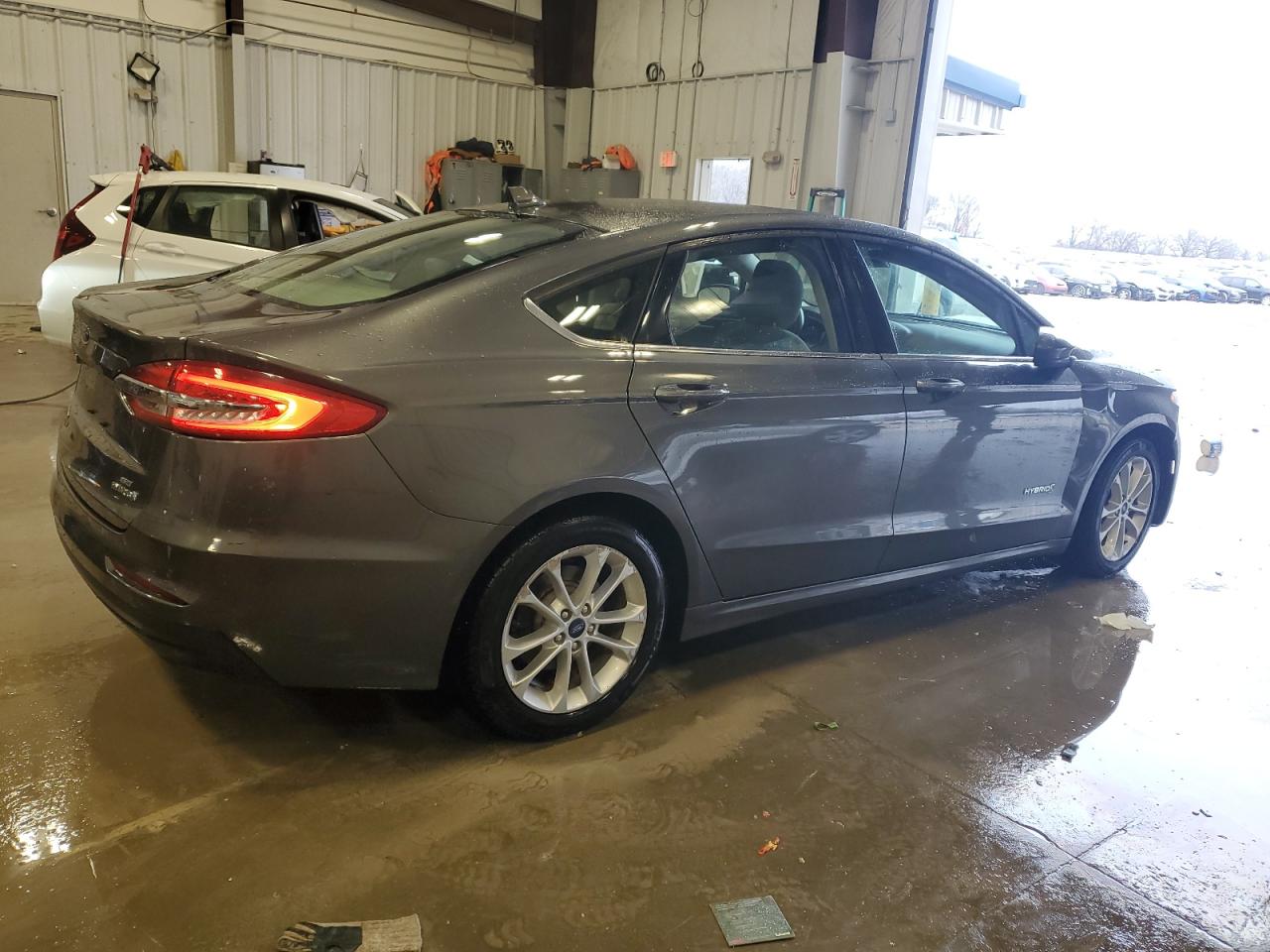 2019 Ford Fusion VIN 3FA6P0LU8KR235761 Copart auction photo, front end damage thumbnail 3