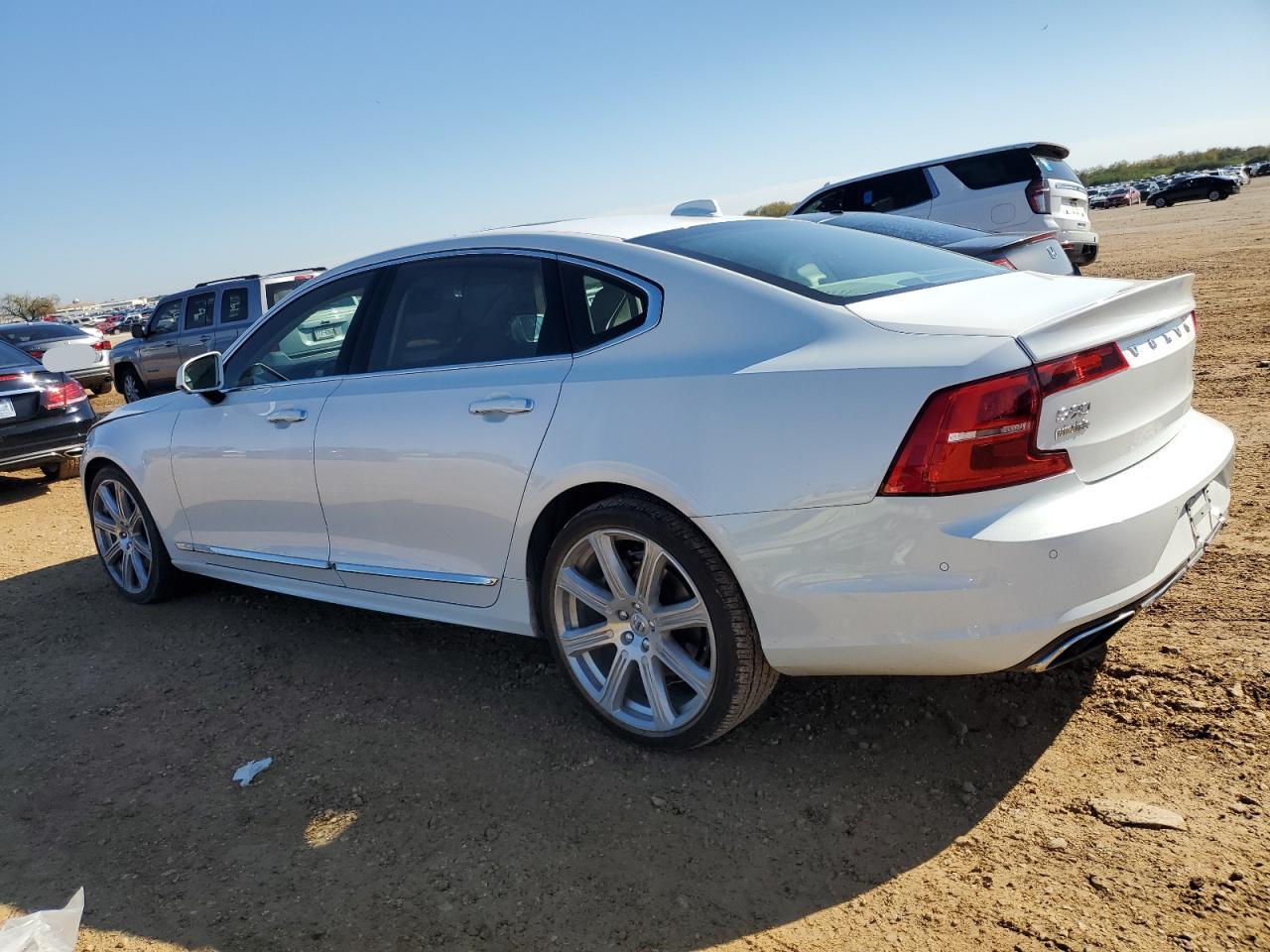 2020 Volvo S90 VIN LVYA22MLXLP174001 Copart auction photo, minor dent/scratches damage thumbnail 2