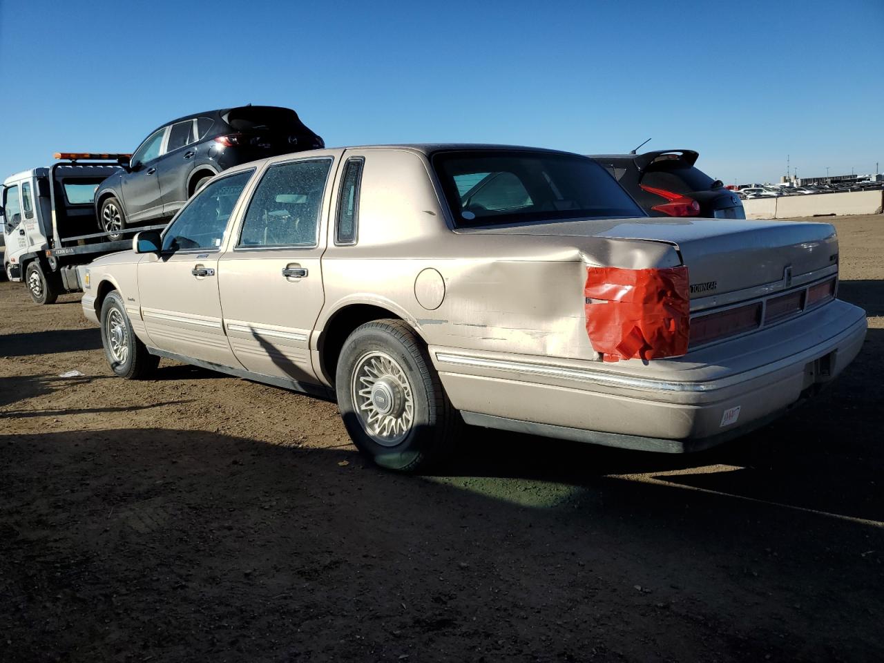 1997 Lincoln Town Car VIN 1LNLM81W5VY696586 Copart auction photo, rear end damage thumbnail 2