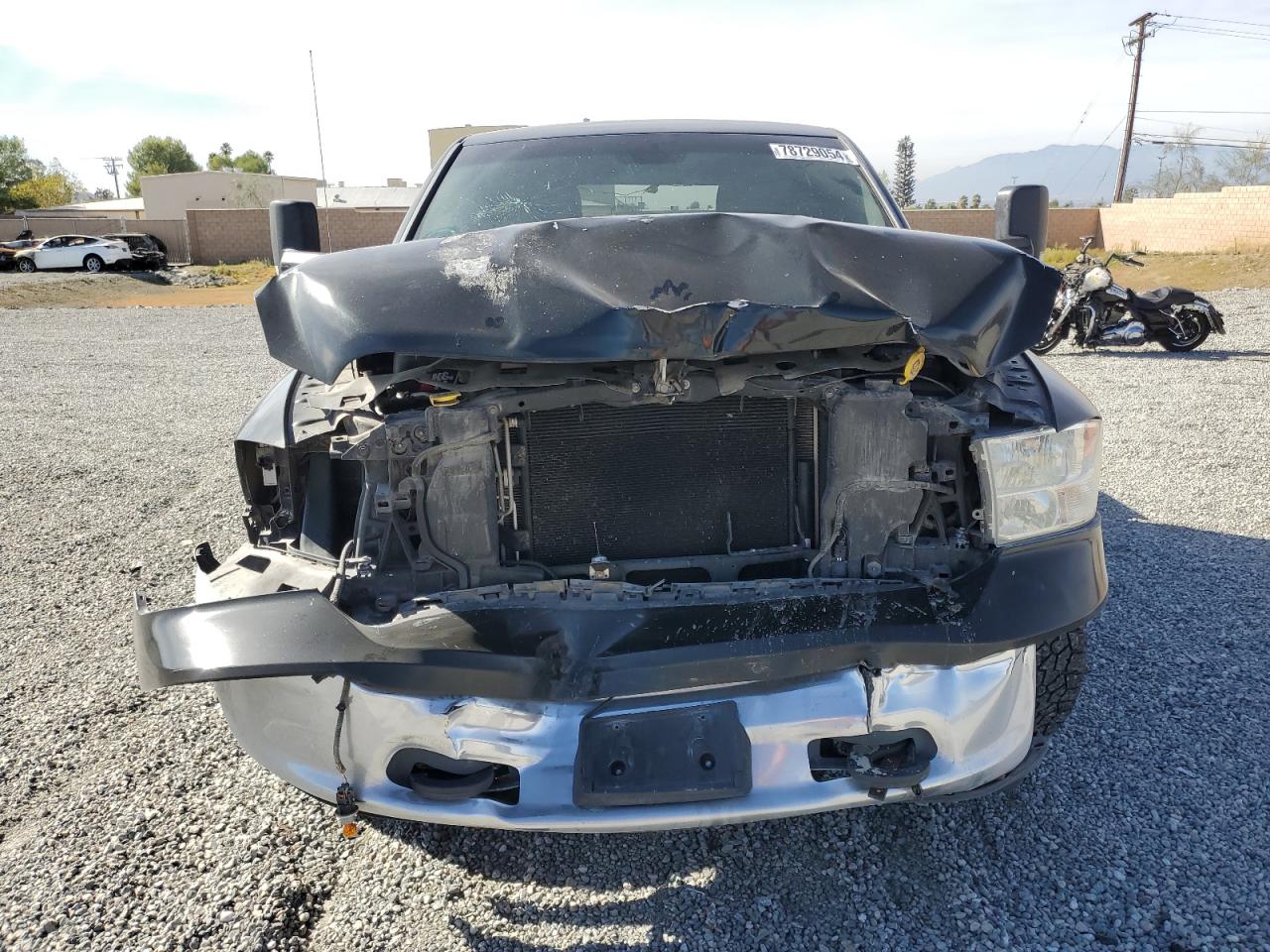 2017 RAM 1500 VIN 1C6RR7XT9HS682180 Copart auction photo, front end / side damage thumbnail 5