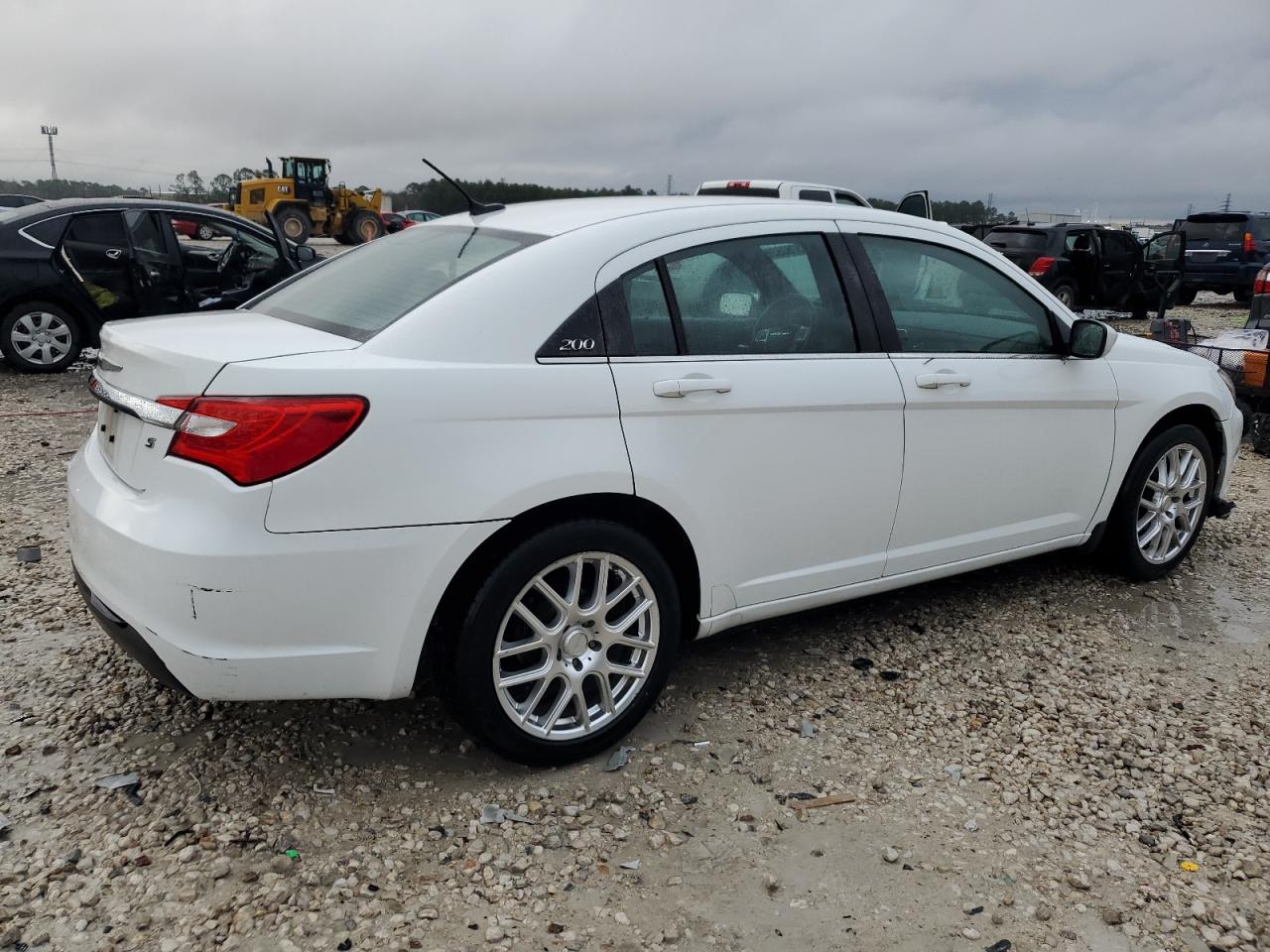 2013 Chrysler 200 VIN 1C3CCBBB2DN654834 Copart auction photo, front end damage thumbnail 3
