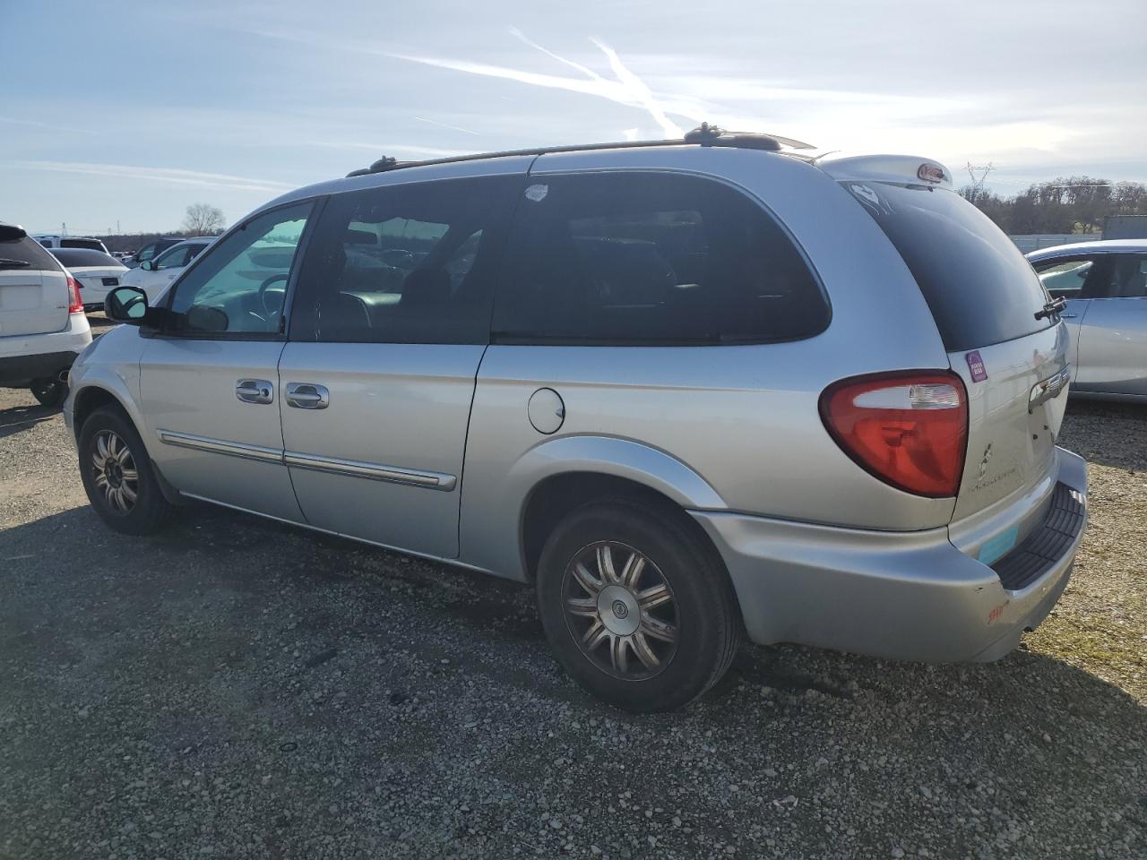 2005 Chrysler Town & Country VIN 2C4GP54L25R202184 Copart auction photo, water/flood damage thumbnail 2