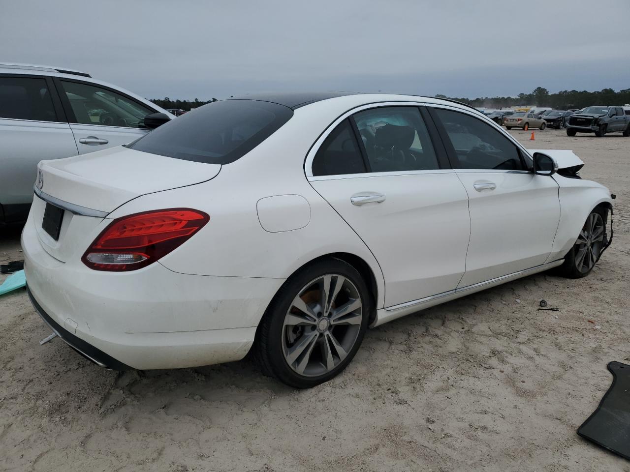 2016 Mercedes-Benz C-klasse VIN WDDWF4JB6GR156250 Copart auction photo, front end / minor dent/scratches damage thumbnail 3