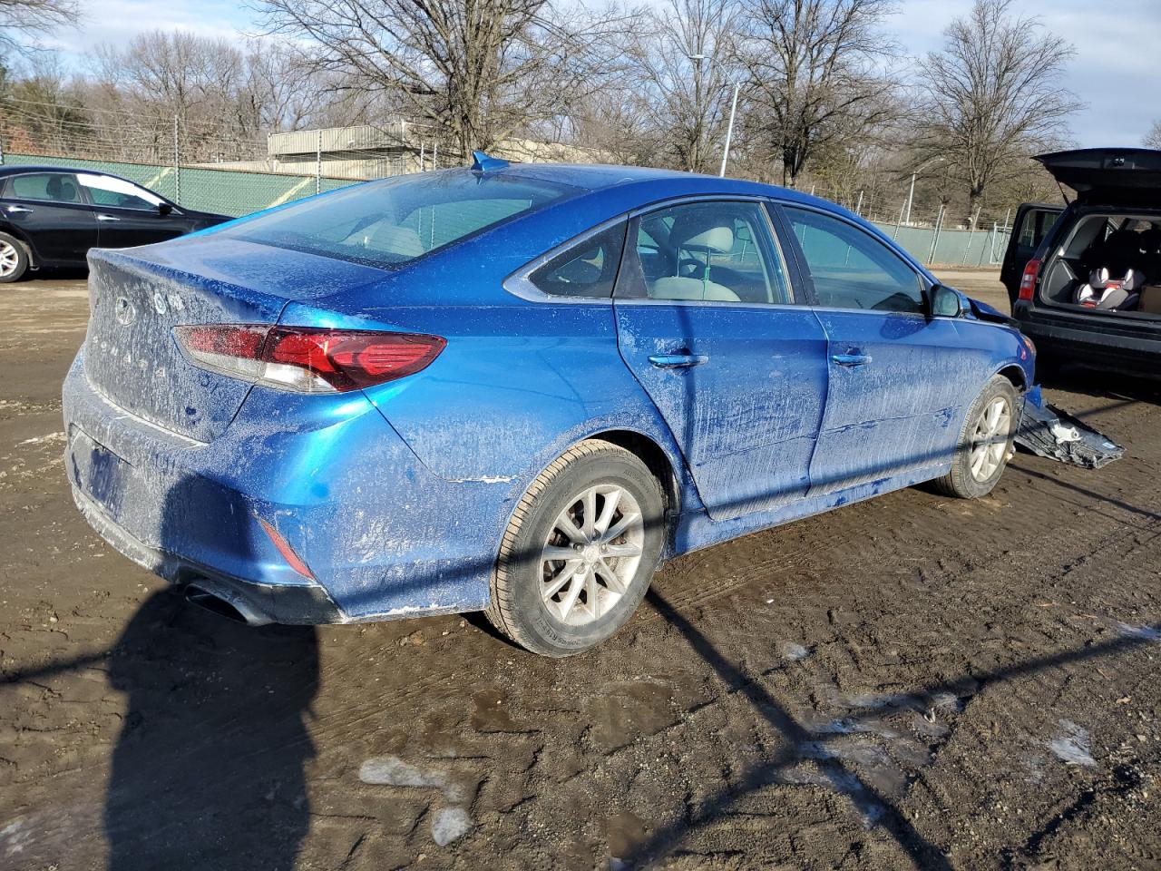 2019 Hyundai Sonata VIN 5NPE24AF9KH758659 Copart auction photo, front end / minor dent/scratches damage thumbnail 3